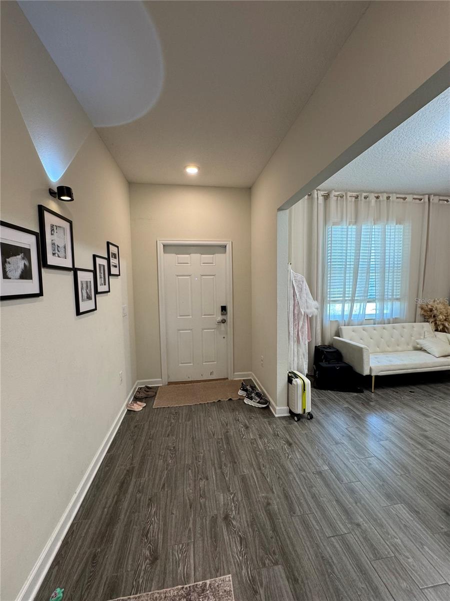 1512 Oak Marsh Loop Property Photo 8