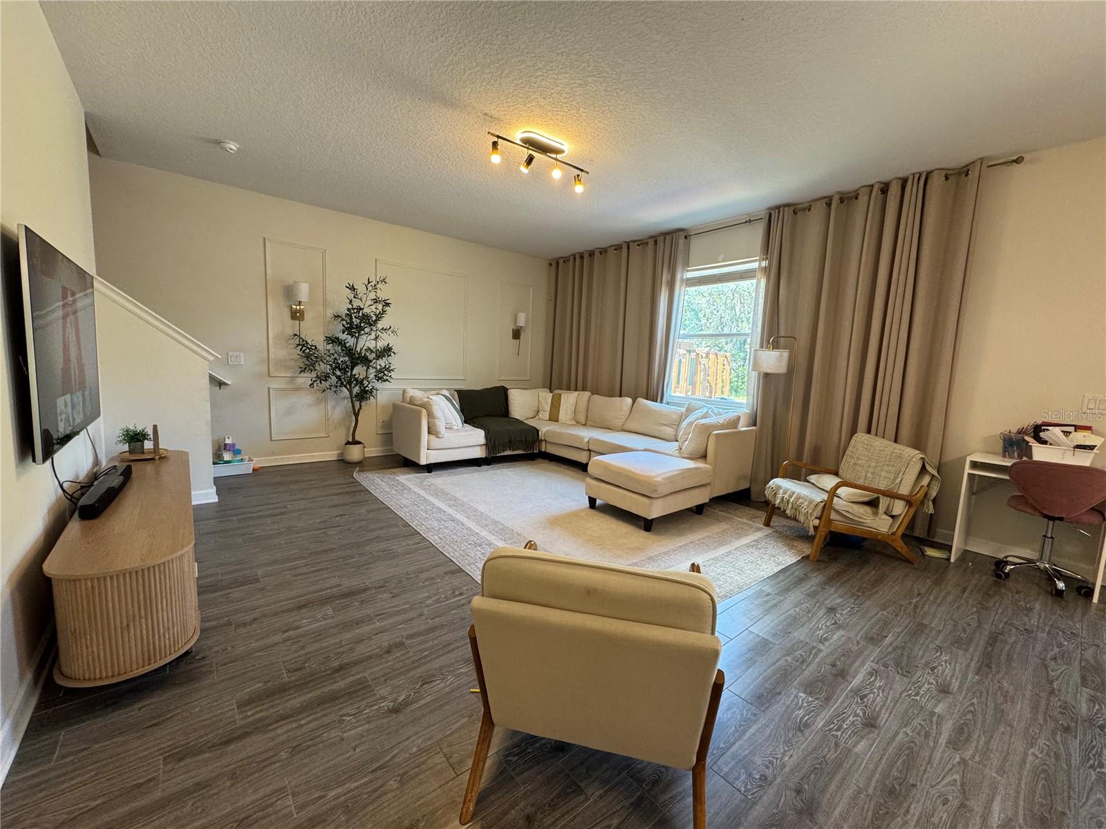 1512 Oak Marsh Loop Property Photo 10