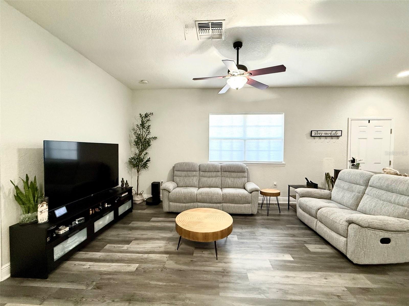 17411 Promenade Dr Property Photo 5