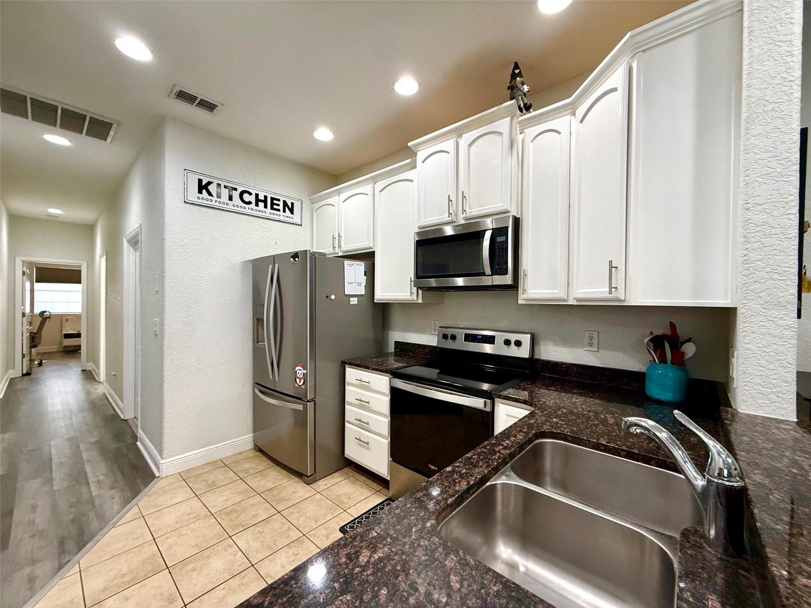 17411 Promenade Dr Property Photo 8