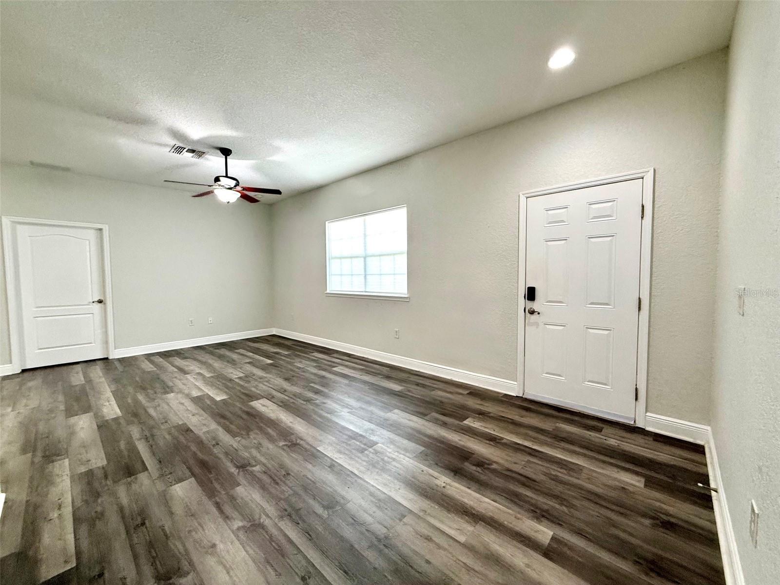 17411 Promenade Dr Property Photo 12