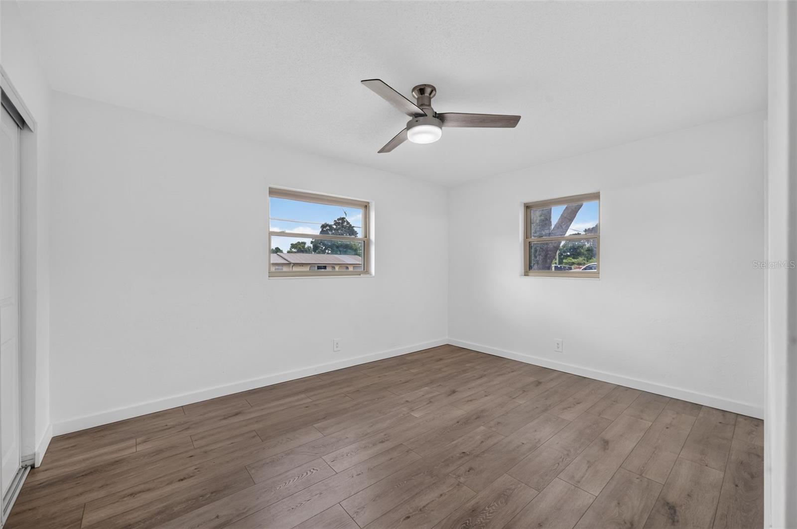 577 Parkdale Ct Property Photo 20