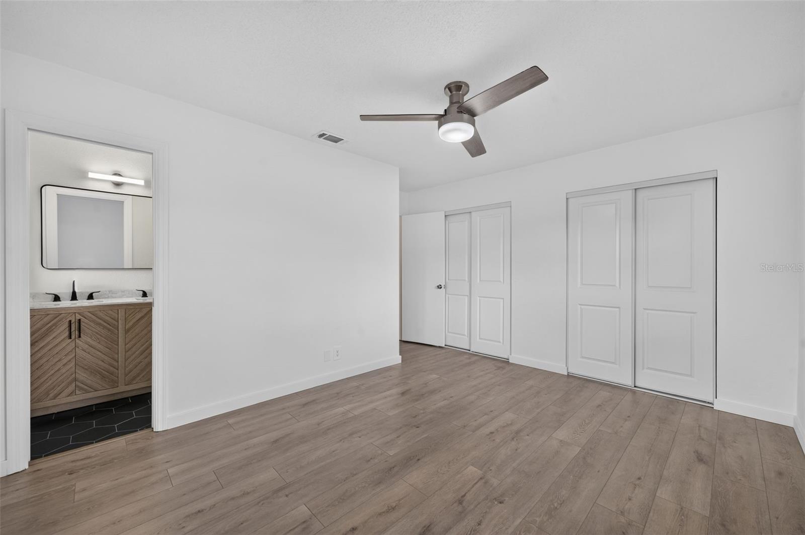 577 Parkdale Ct Property Photo 21