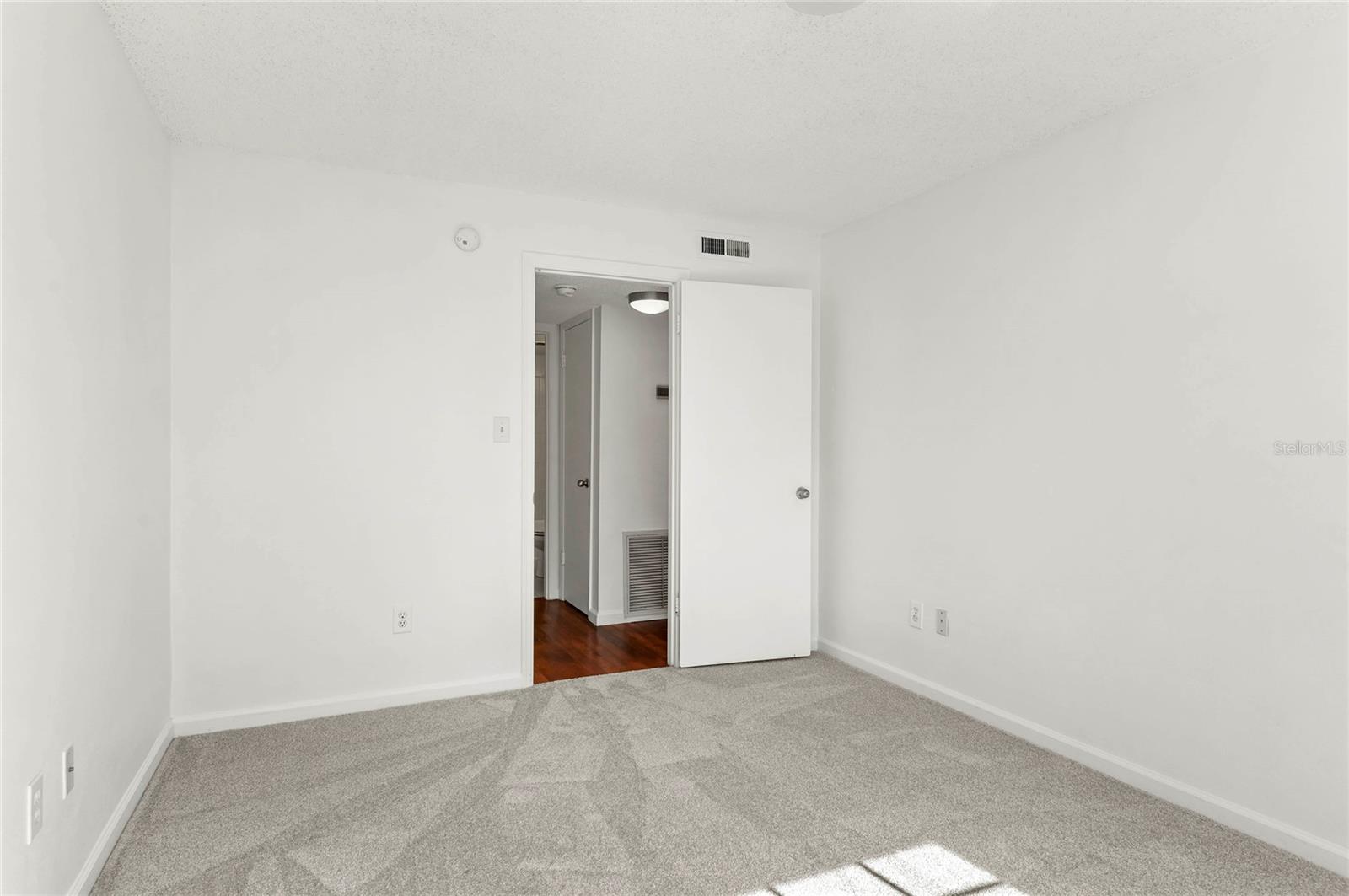 317 E Amelia St #7 Property Photo 14