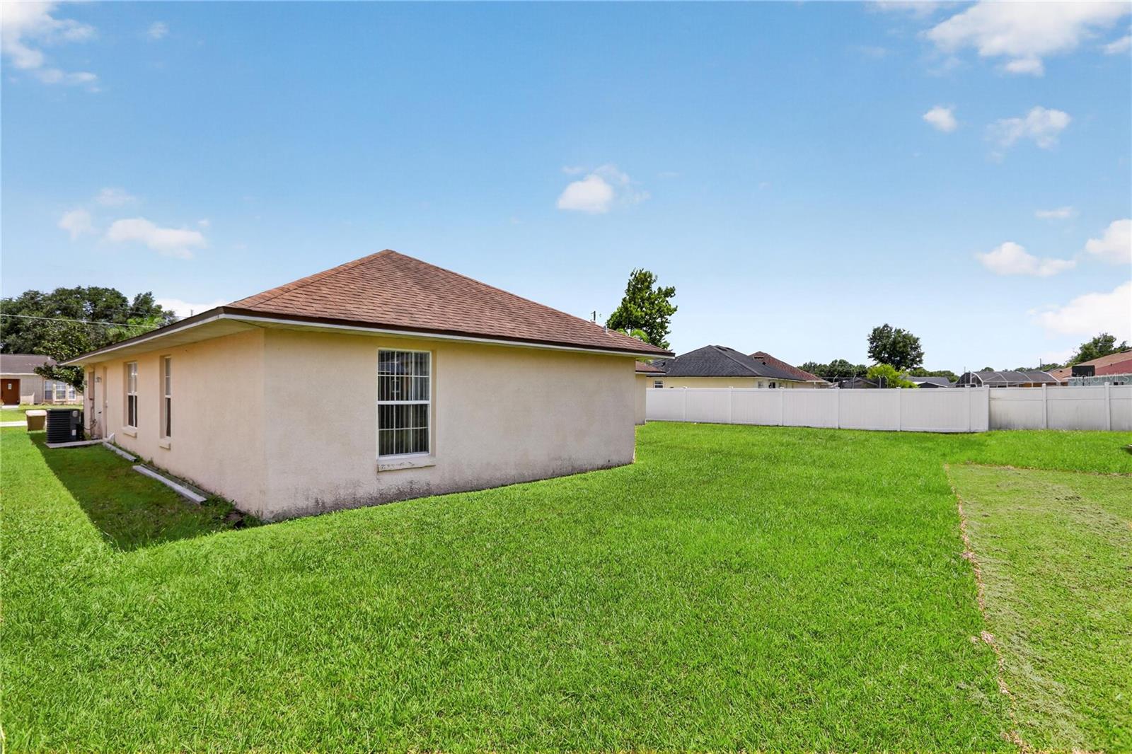 308 Clermont Dr Property Photo 40