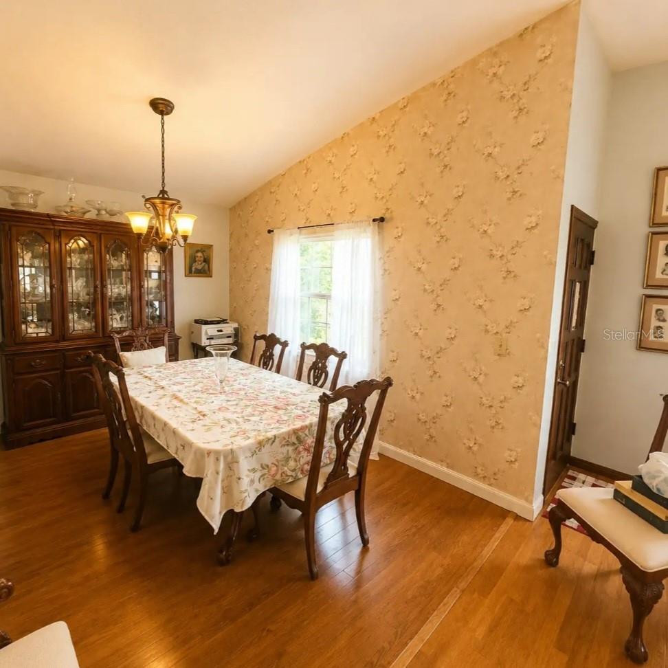 93 Glass Ct Property Photo 6