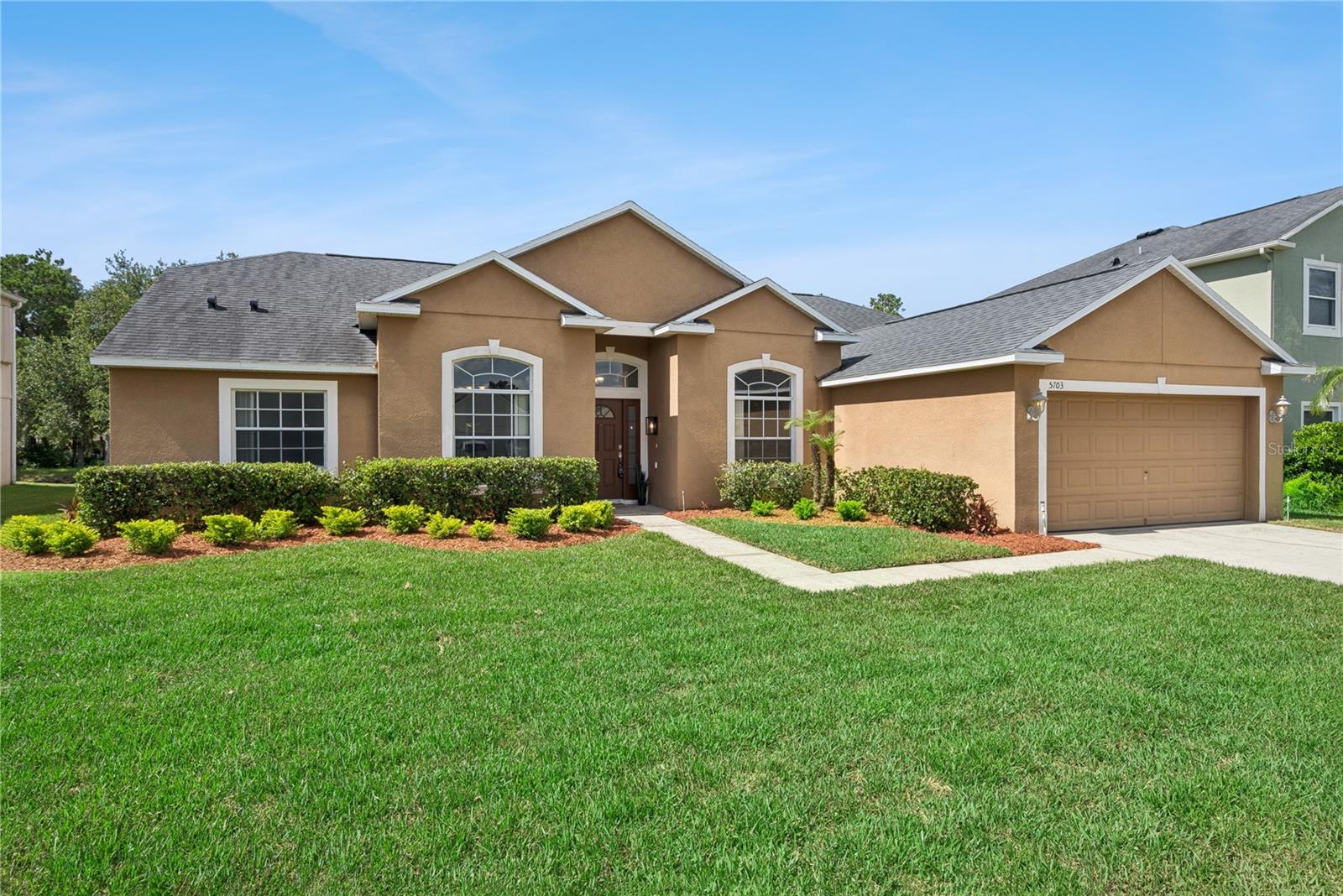 5703 AUTUMN CHASE CIR Property Photo 1