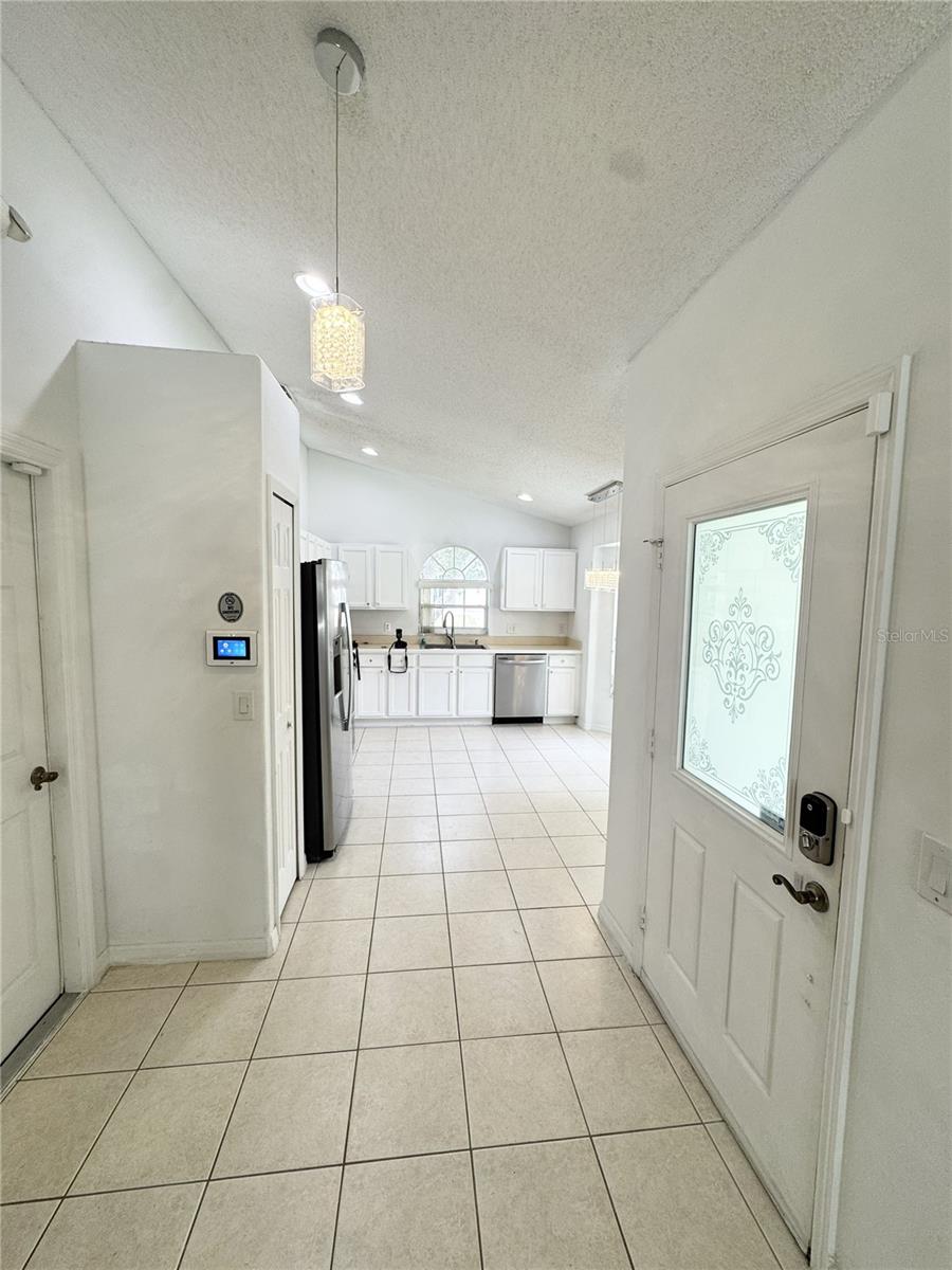 2627 Oneida Loop Property Photo 3