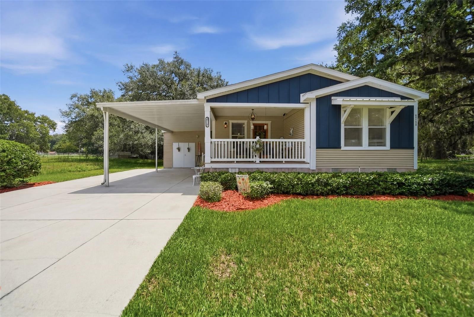 25138 Buttonwood Dr Property Photo 3