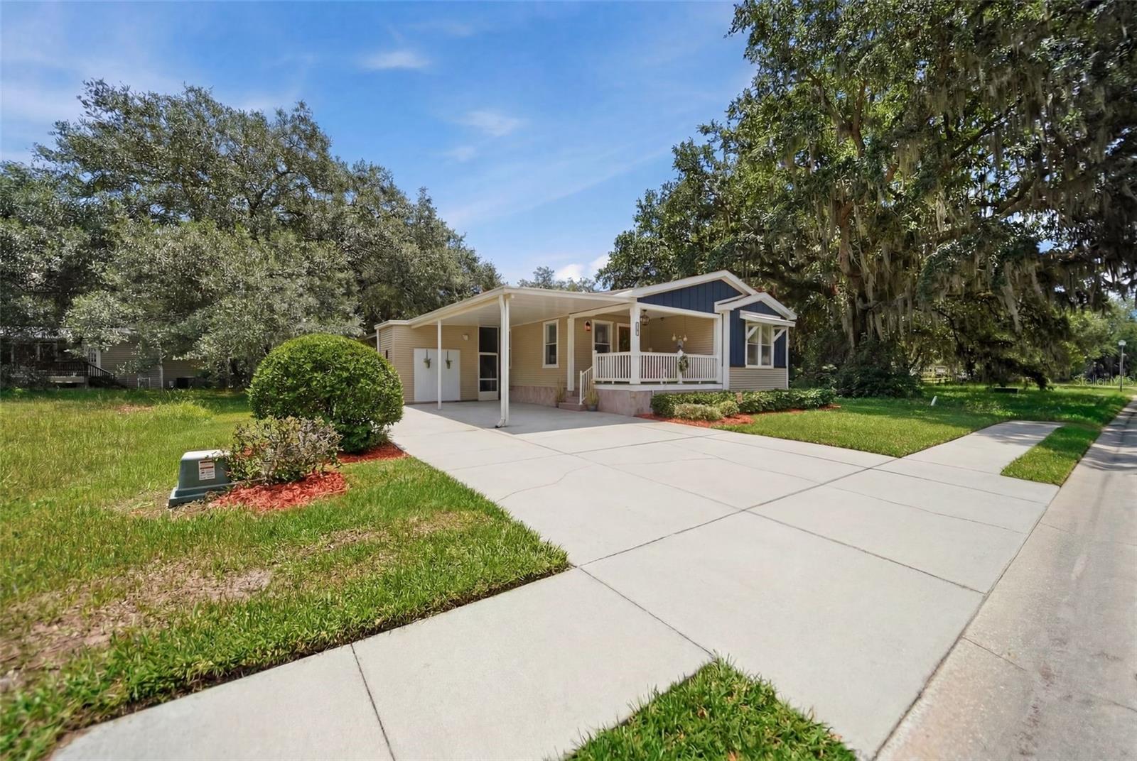 25138 Buttonwood Dr Property Photo 4