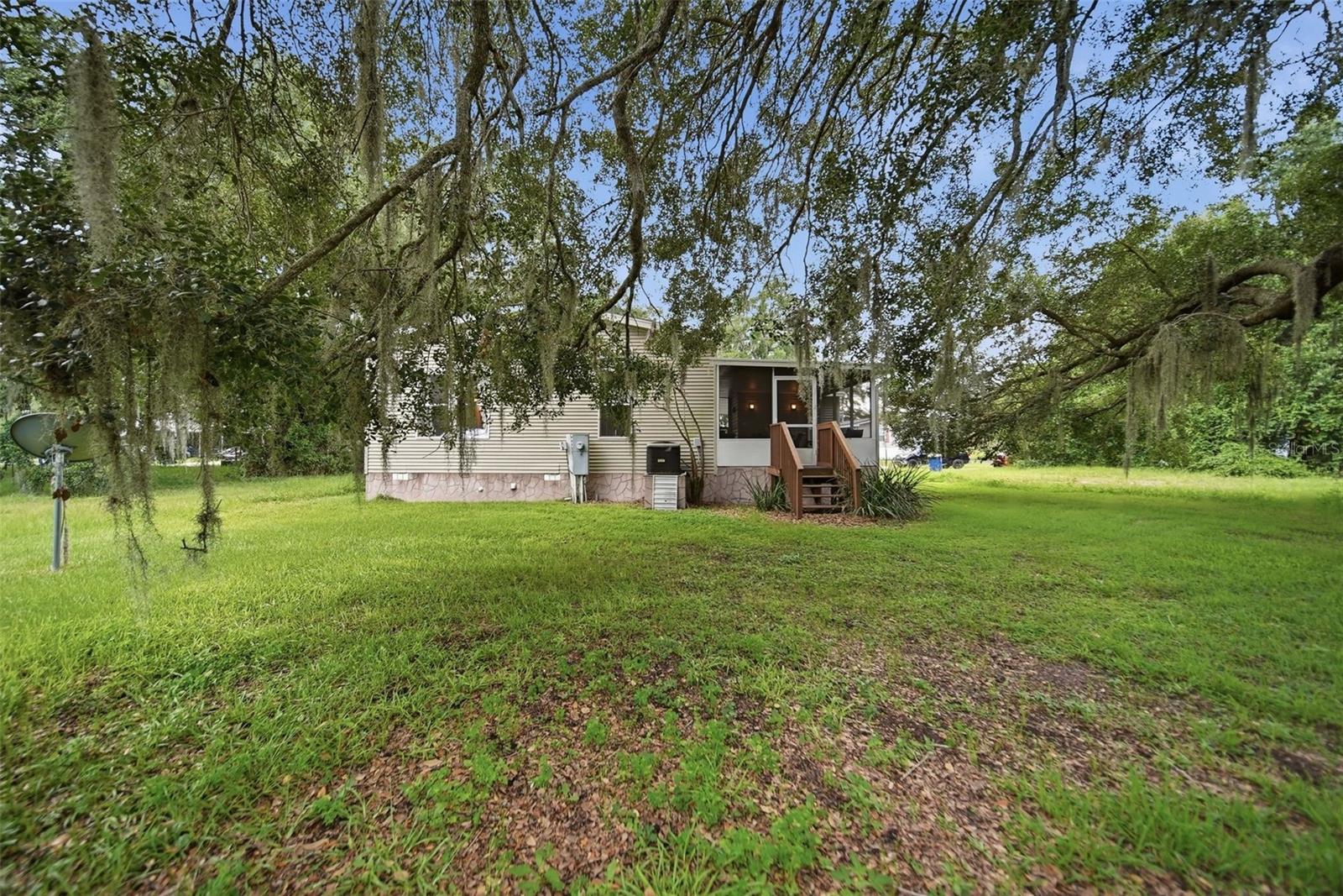 25138 Buttonwood Dr Property Photo 38