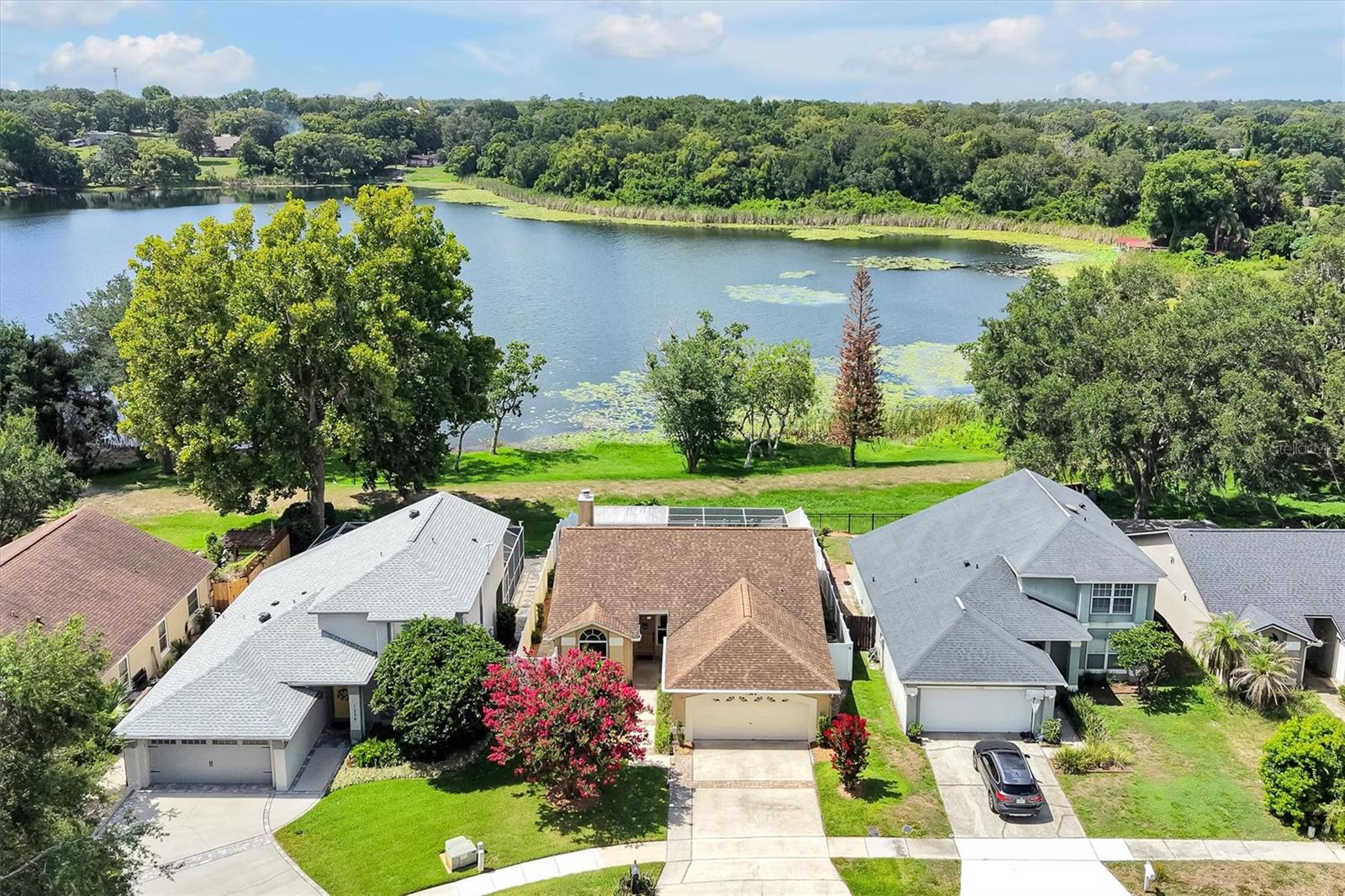 1224 Lake Blue Cir Property Photo 1