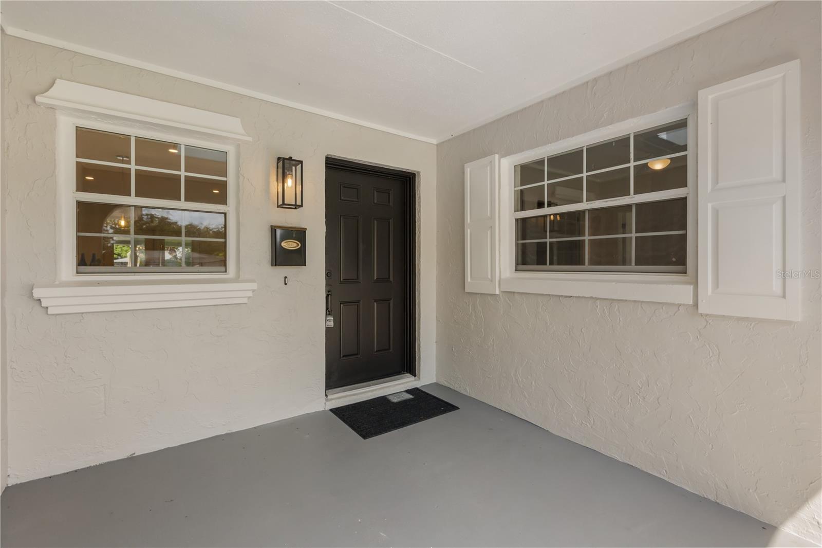 726 Forest Glen Ct Property Photo 3