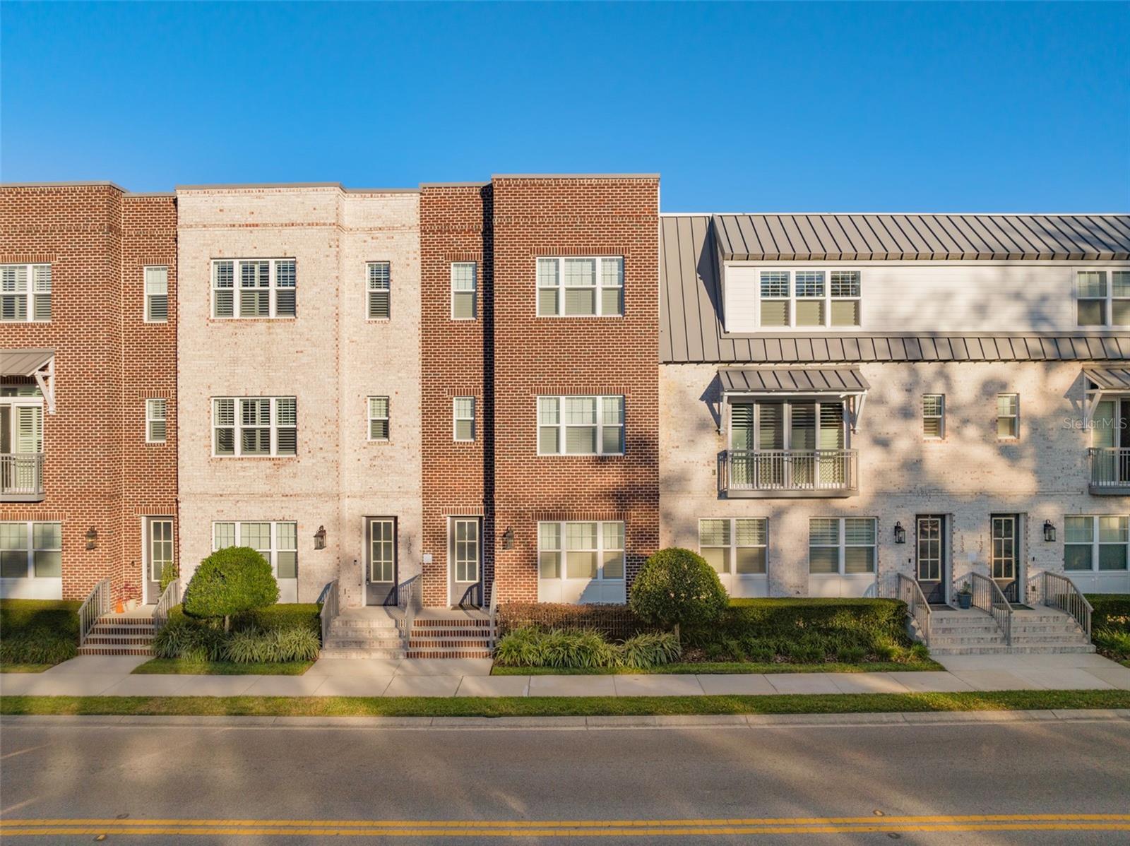 129 S PARK AVE #8E Property Photo 1