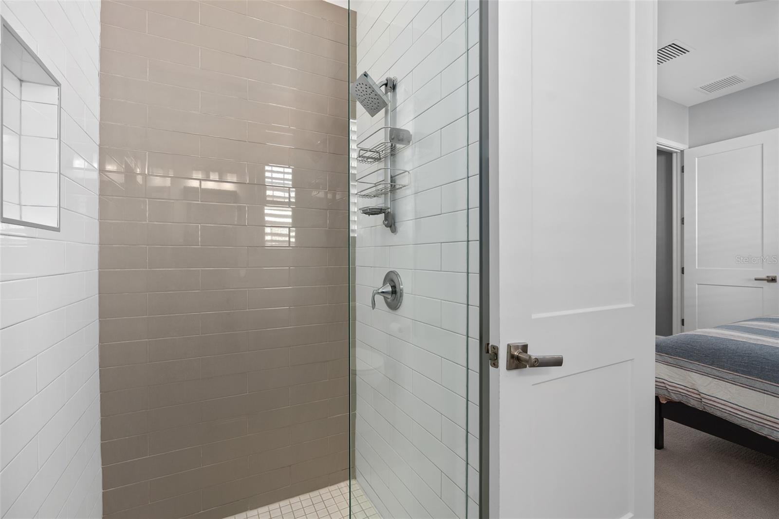 129 S Park Ave #8e Property Photo 21