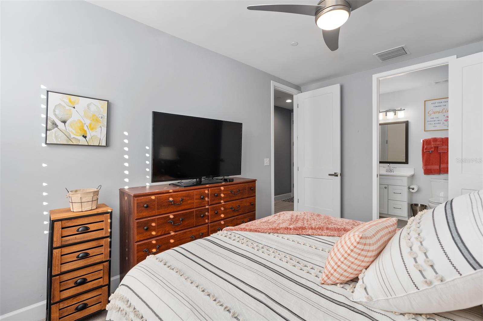 129 S Park Ave #8e Property Photo 26