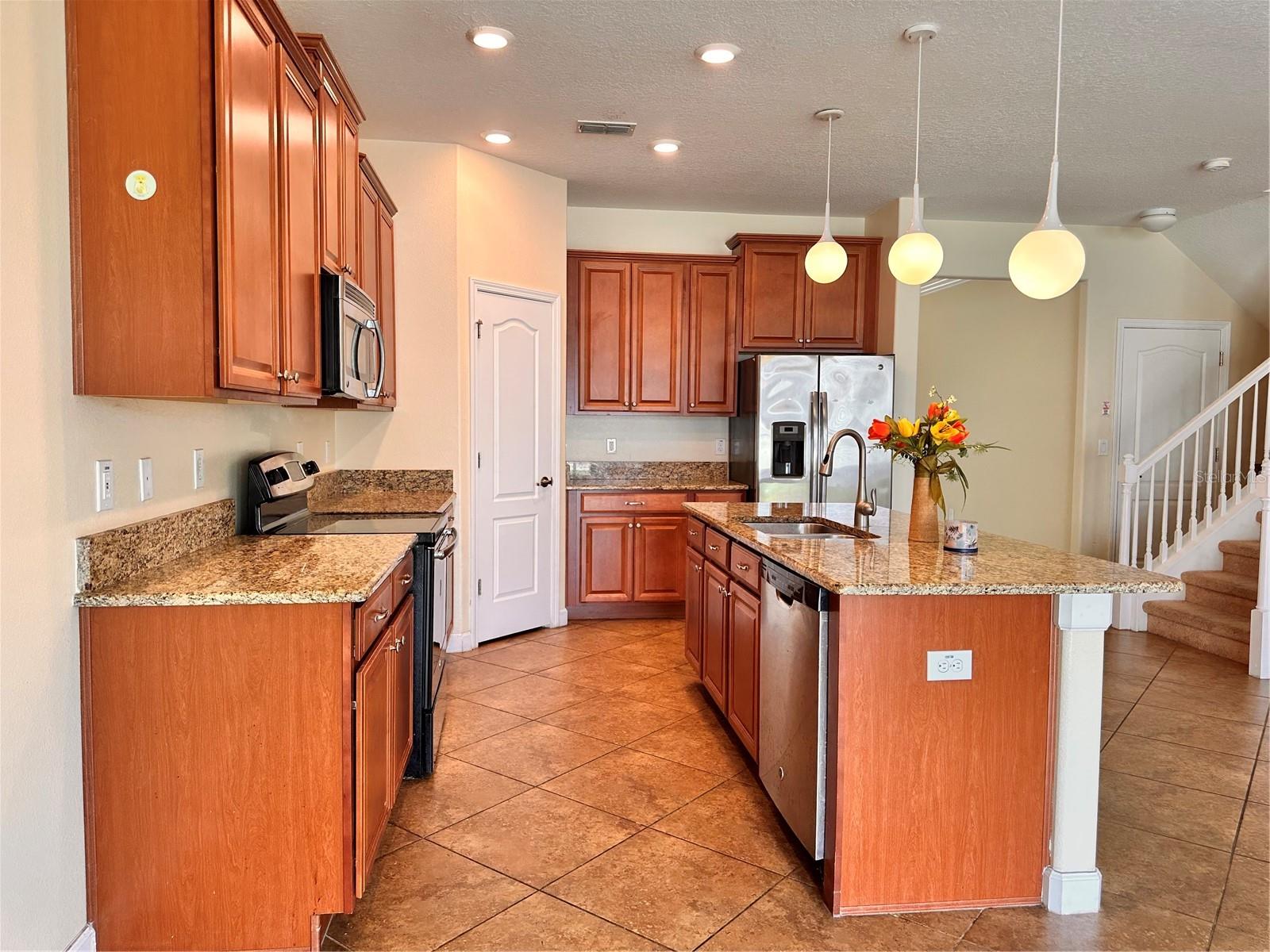 7409 Fairgrove Ave Property Photo 3