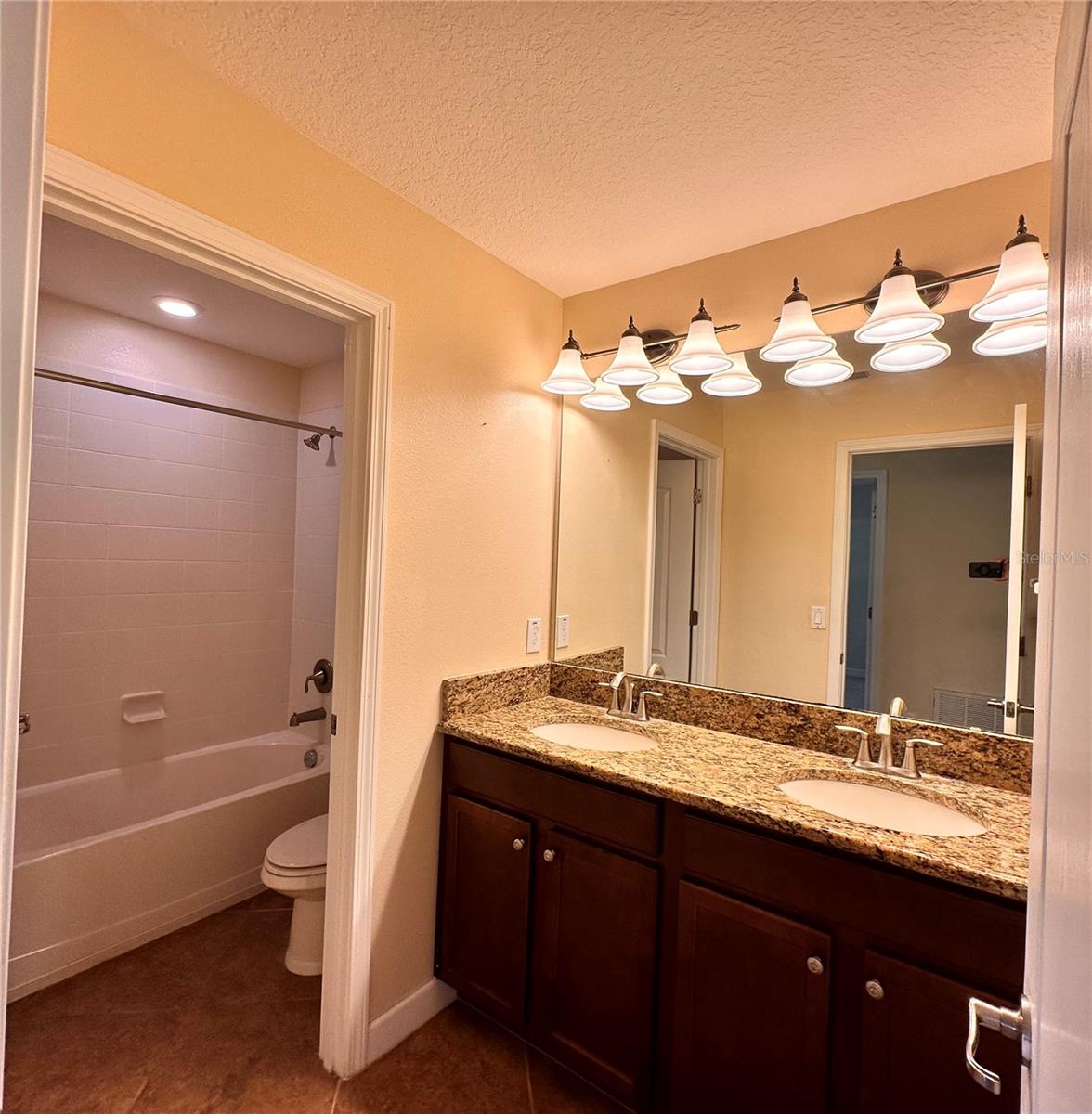7409 Fairgrove Ave Property Photo 17