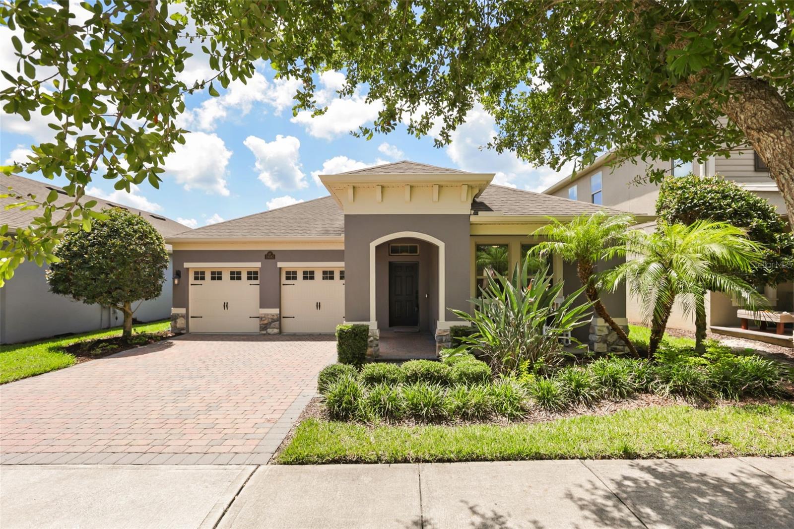 16082 Hampton Crossing Dr Property Photo 1