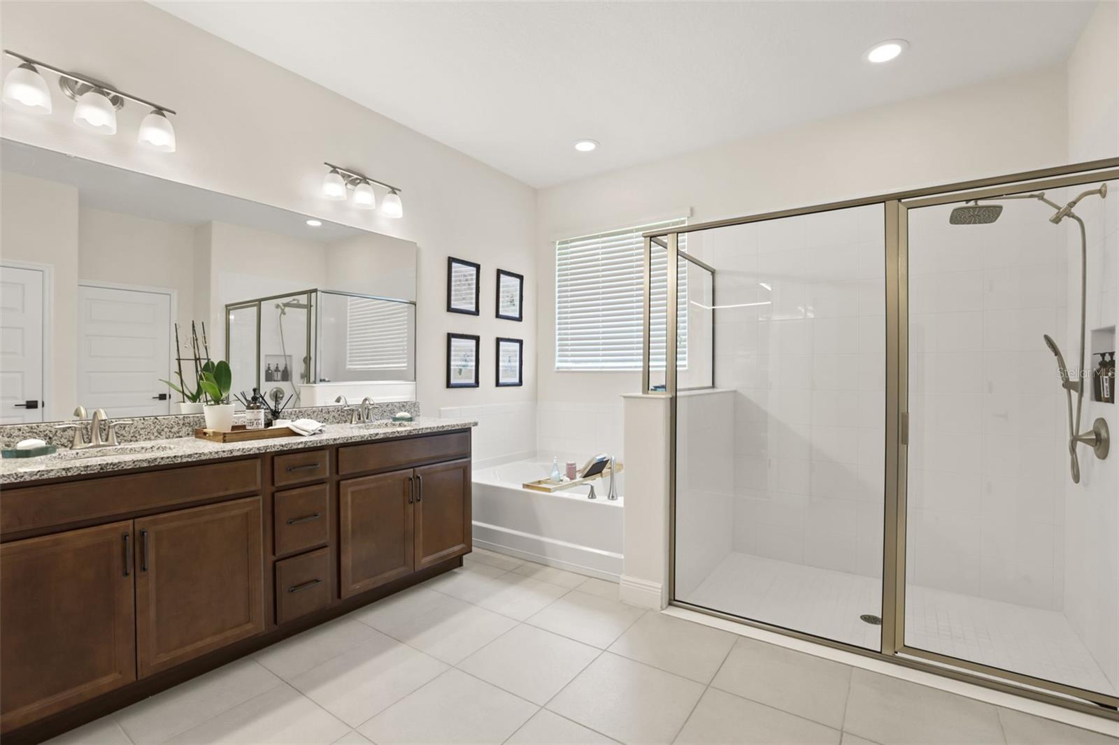 16082 Hampton Crossing Dr Property Photo 30