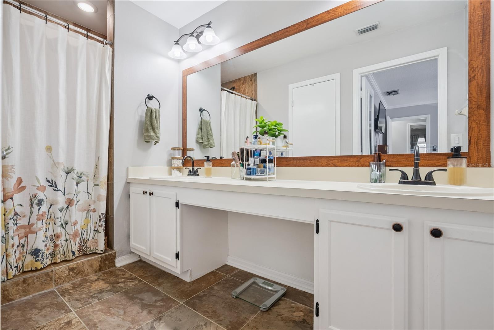 1009 Mccully Ct Property Photo 18