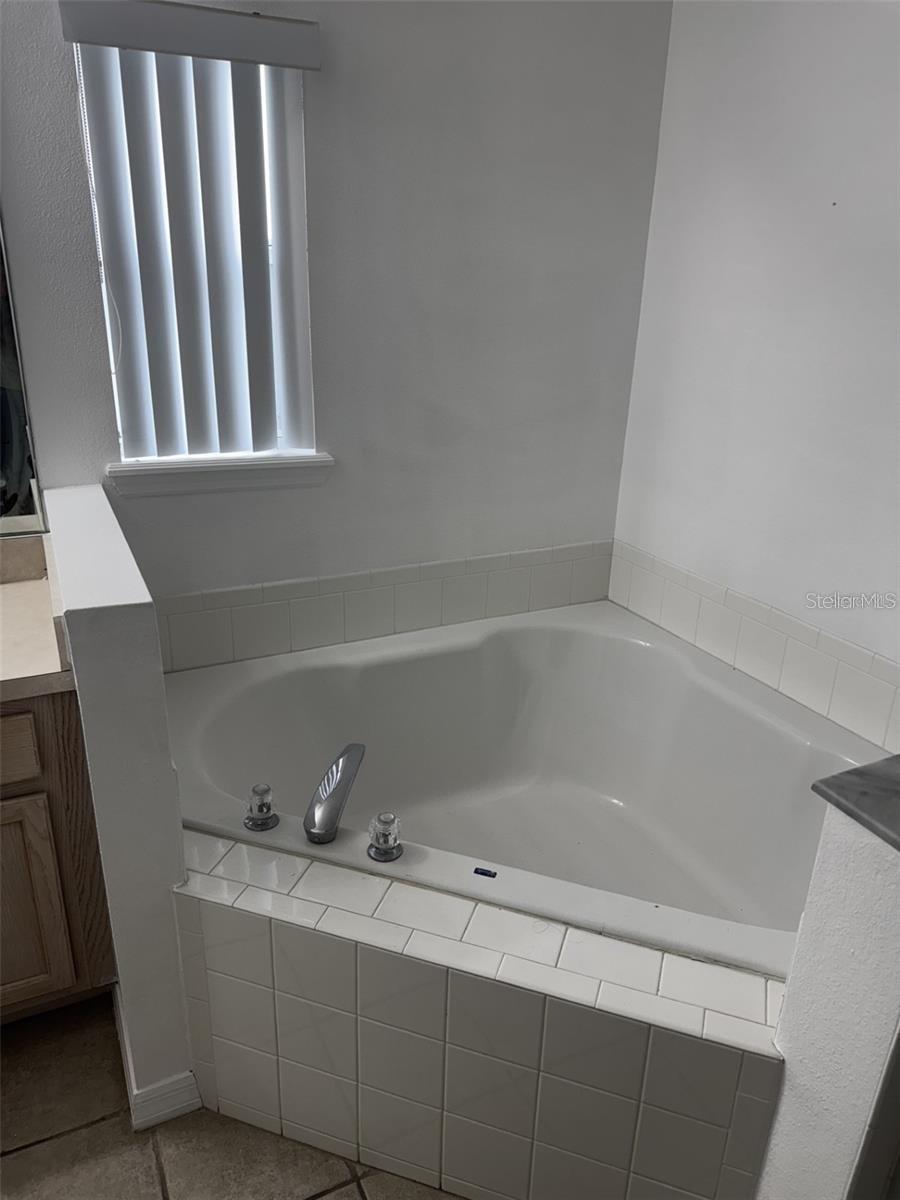 1144 Clear Creek Cir Property Photo 8
