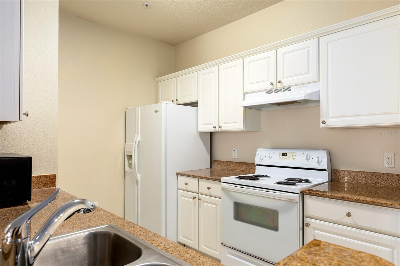 O6420656 Property Photo 7