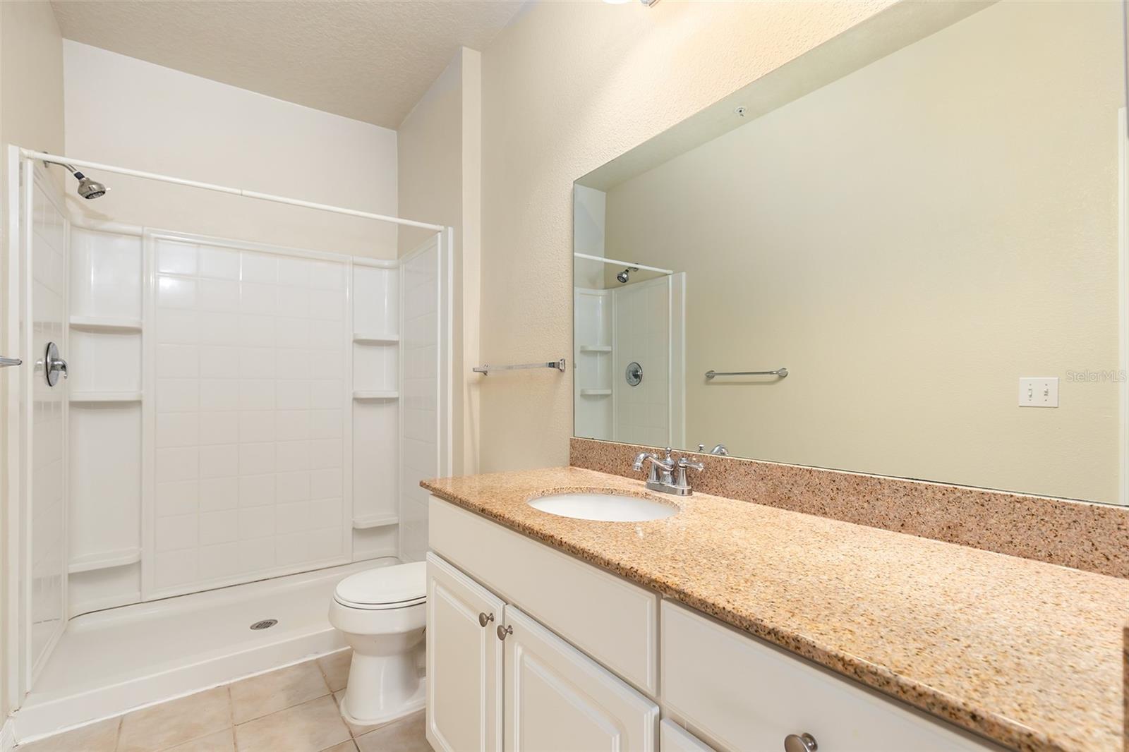 O6420656 Property Photo 10