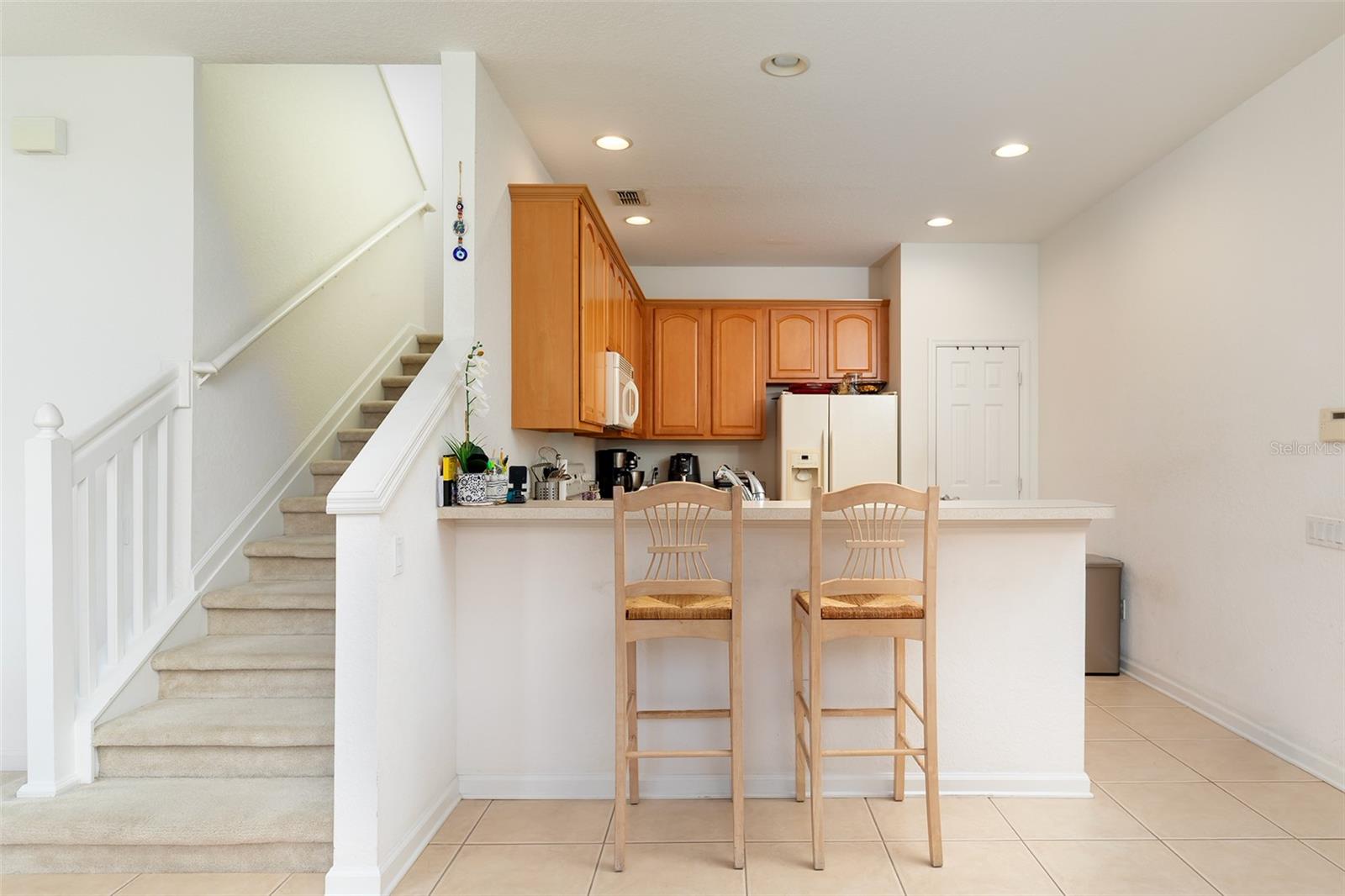 O6420664 Property Photo 3