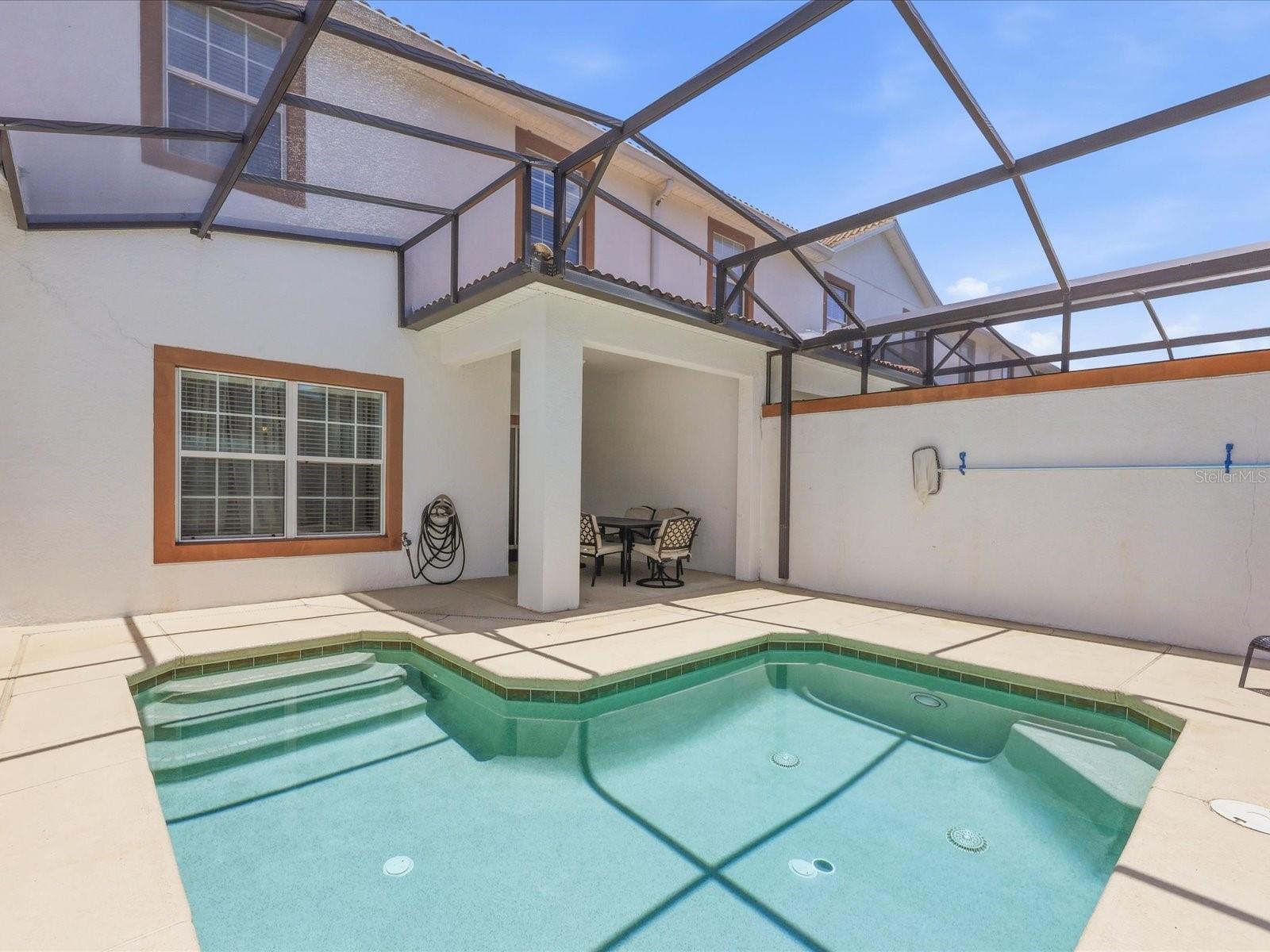 1562 Moon Valley Dr Property Photo 3