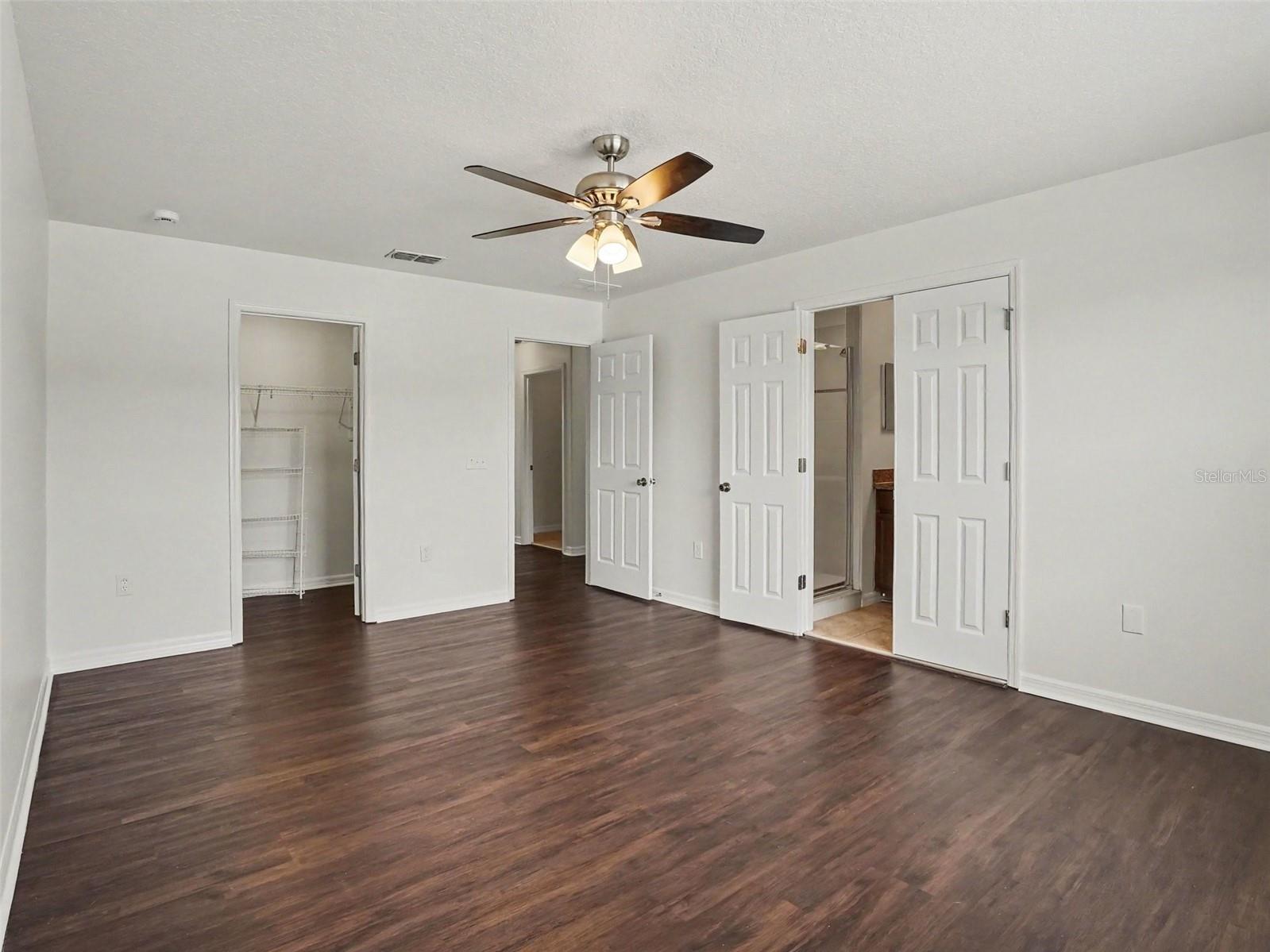 6105 Timber Crest Dr Property Photo 6