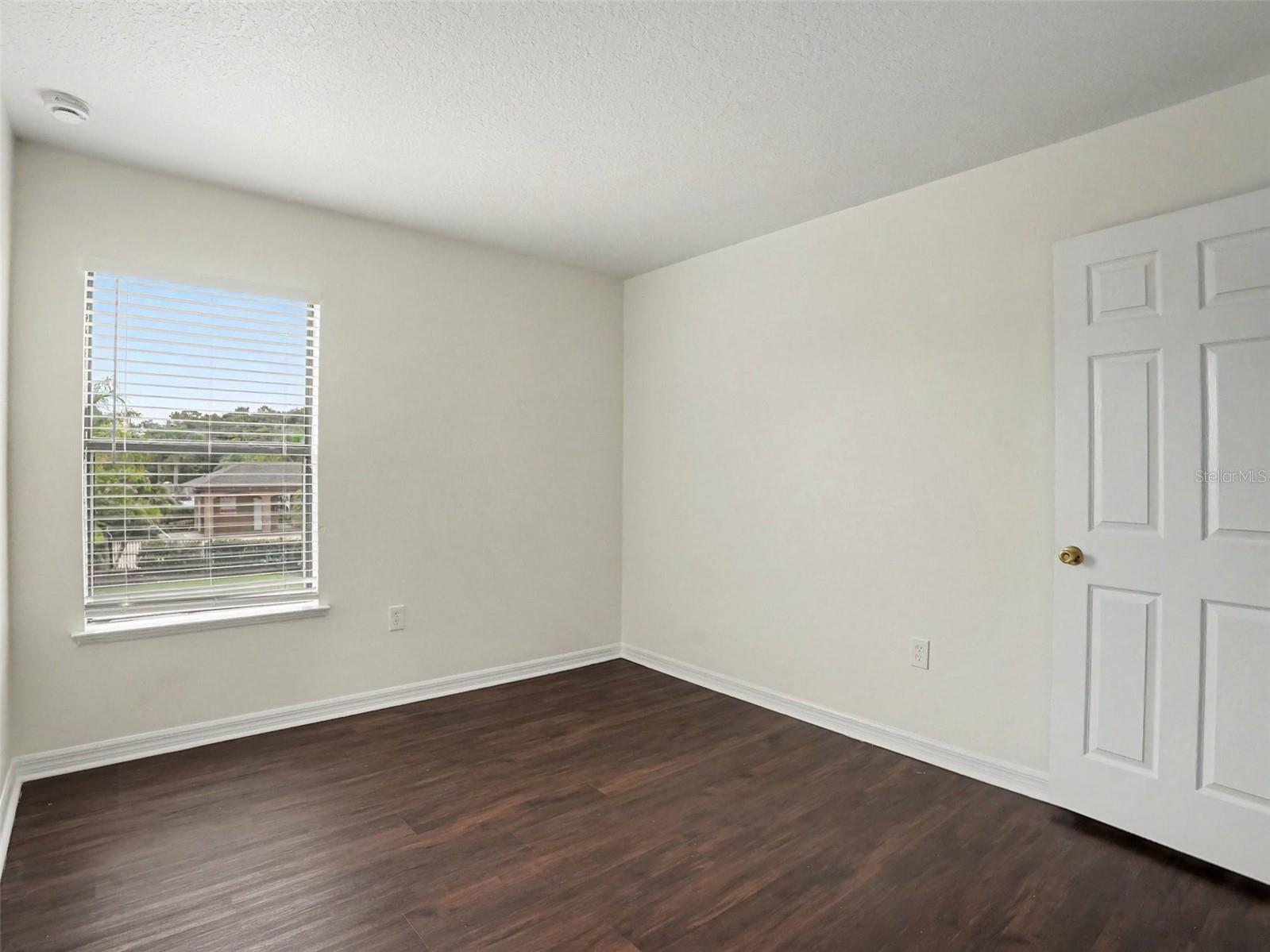6105 Timber Crest Dr Property Photo 8