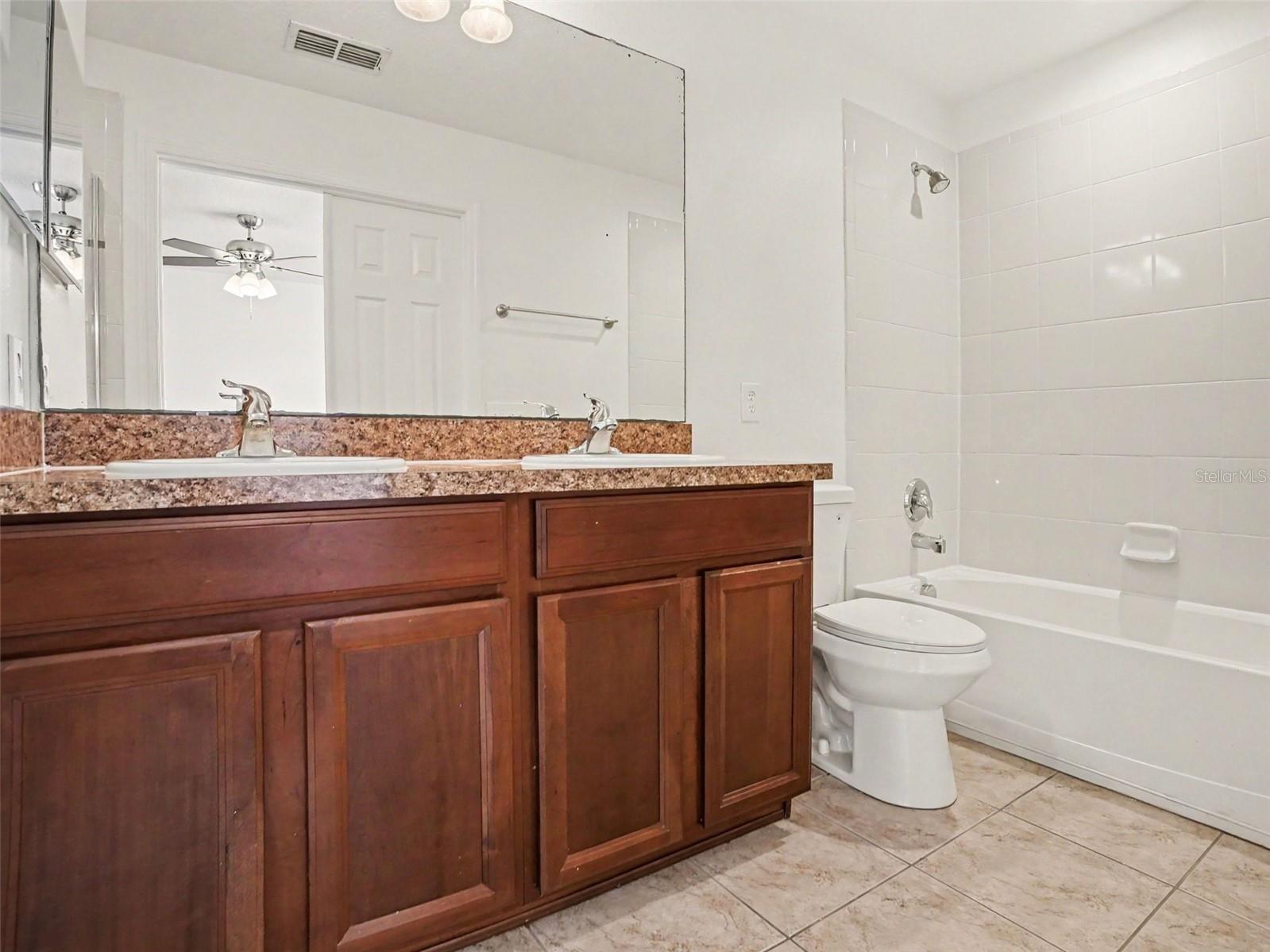6105 Timber Crest Dr Property Photo 12