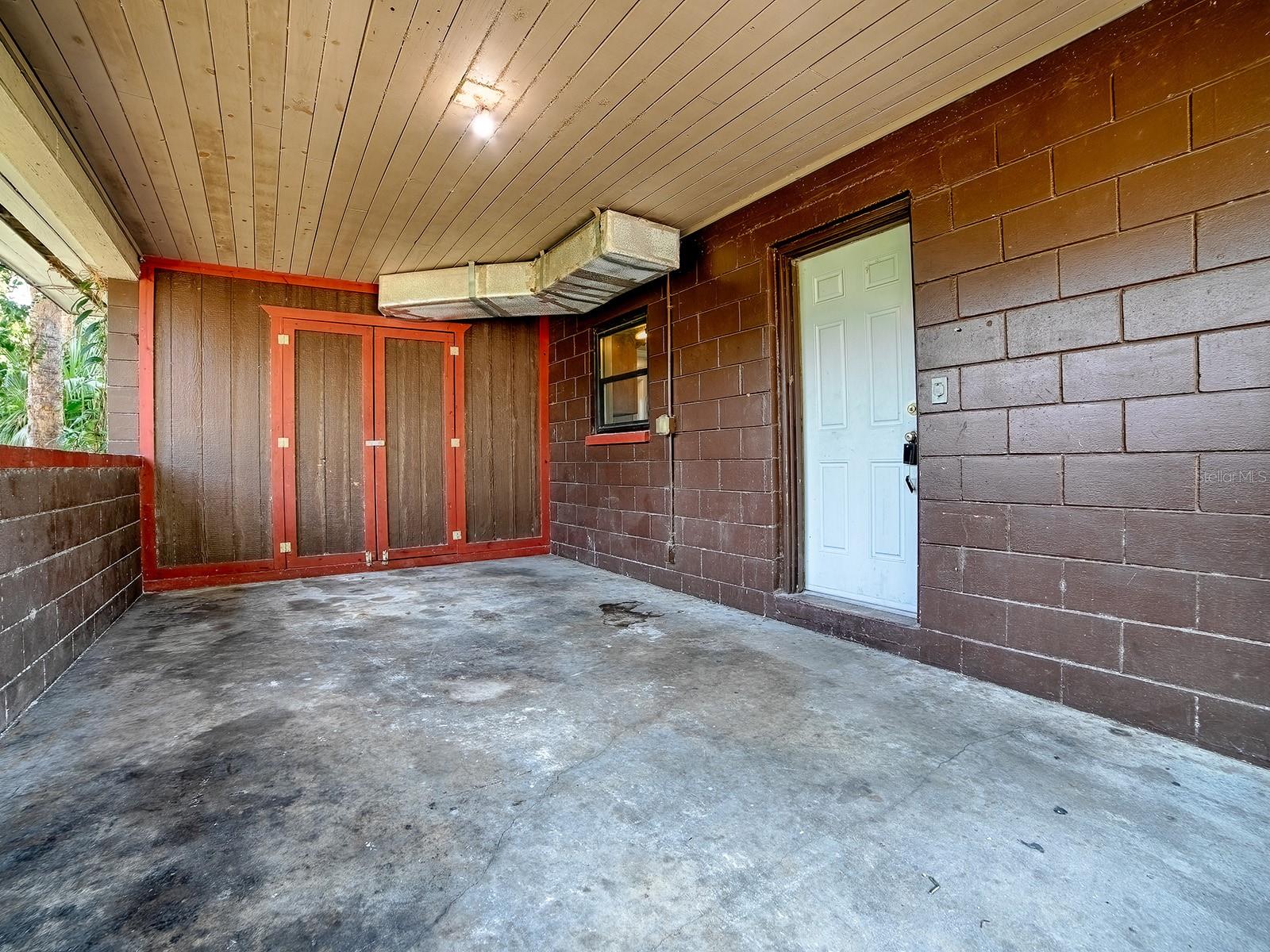 404 Louis St Property Photo 2