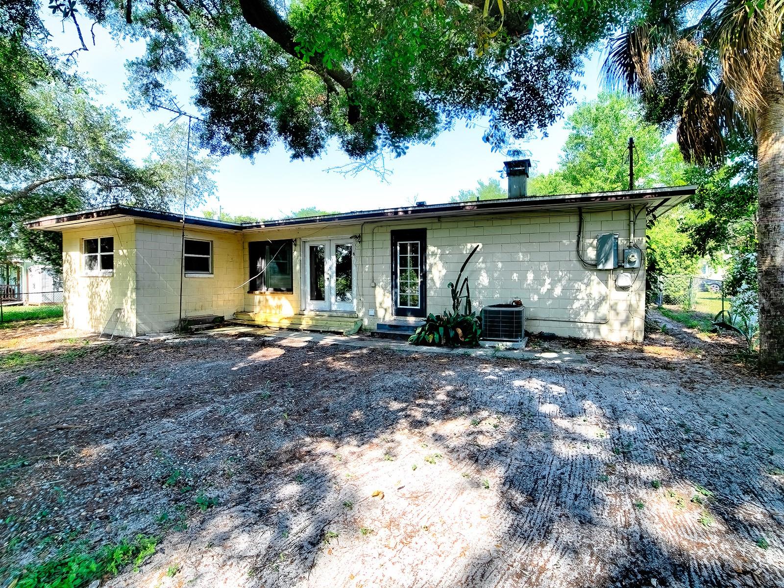 404 Louis St Property Photo 29