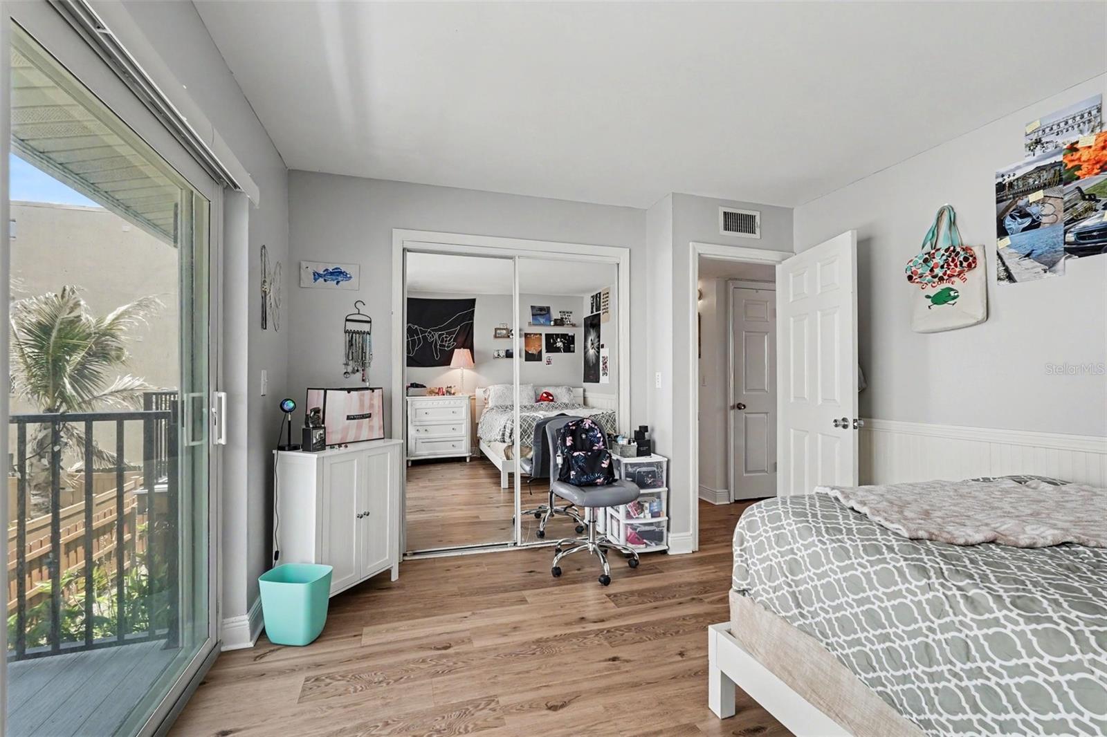 1011 S Miramar Ave #9 Property Photo 14