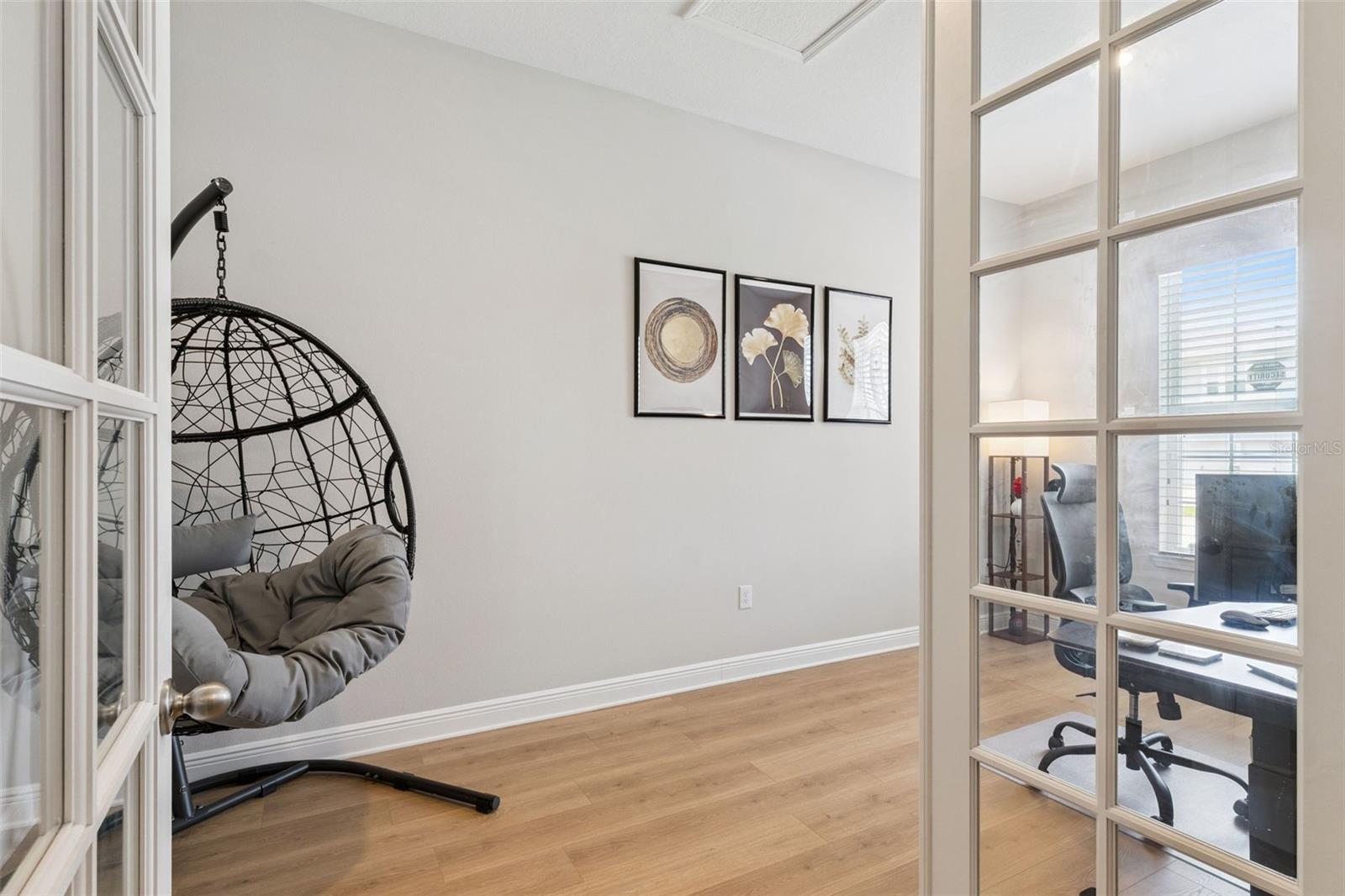 19053 Blueleaf St Property Photo 10