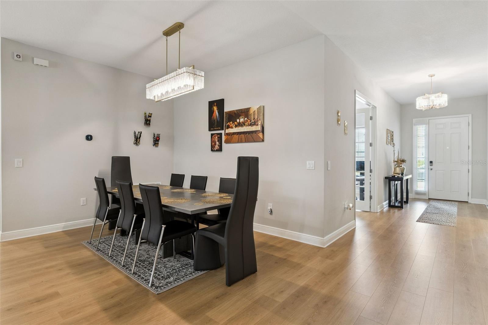 19053 Blueleaf St Property Photo 11