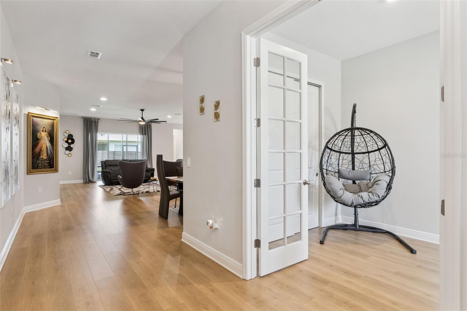 19053 Blueleaf St Property Photo 15