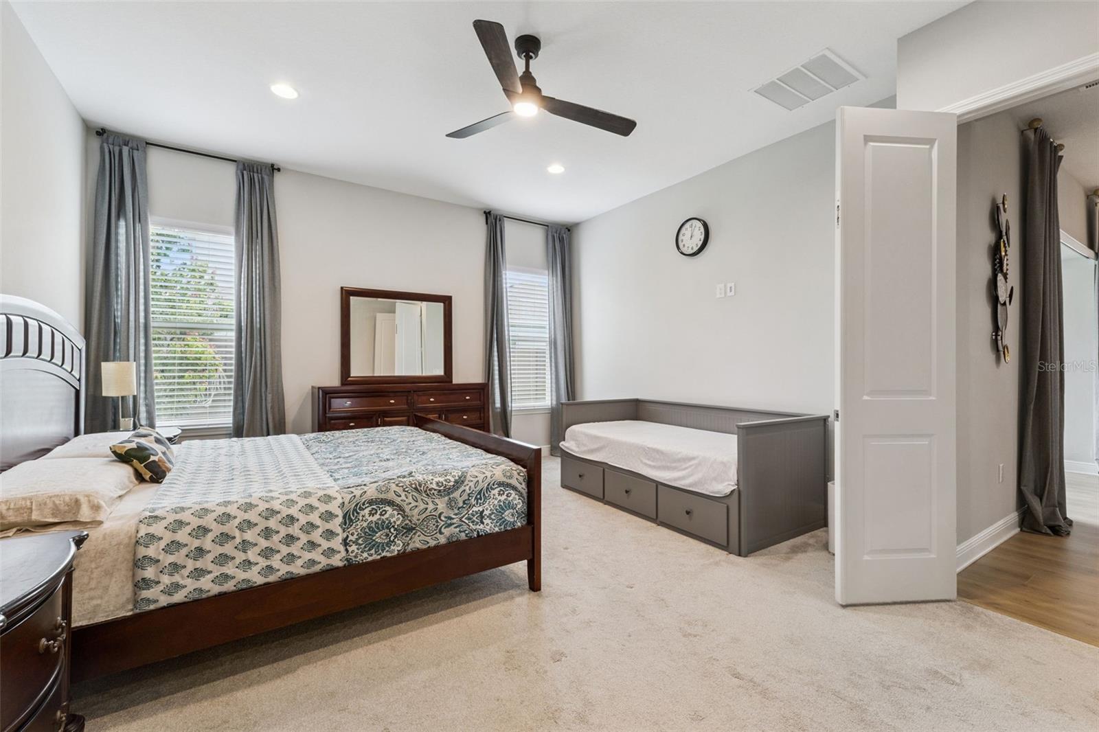 19053 Blueleaf St Property Photo 35