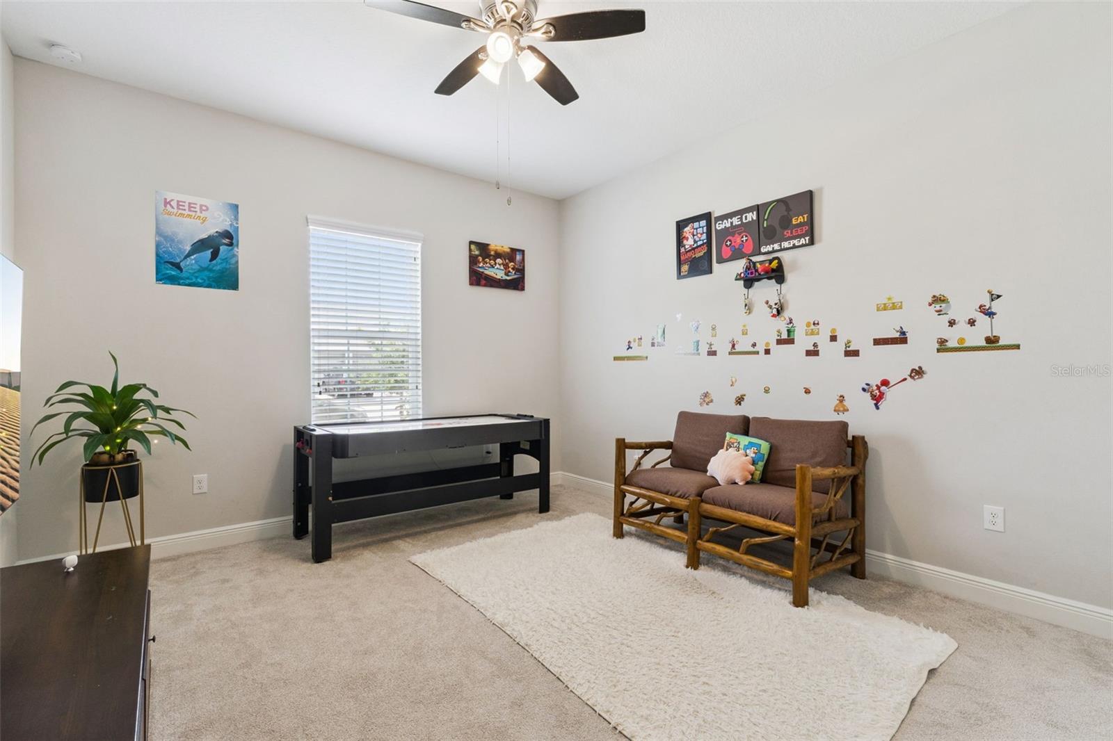 19053 Blueleaf St Property Photo 39