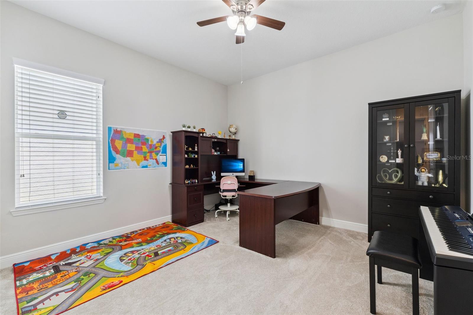 19053 Blueleaf St Property Photo 41