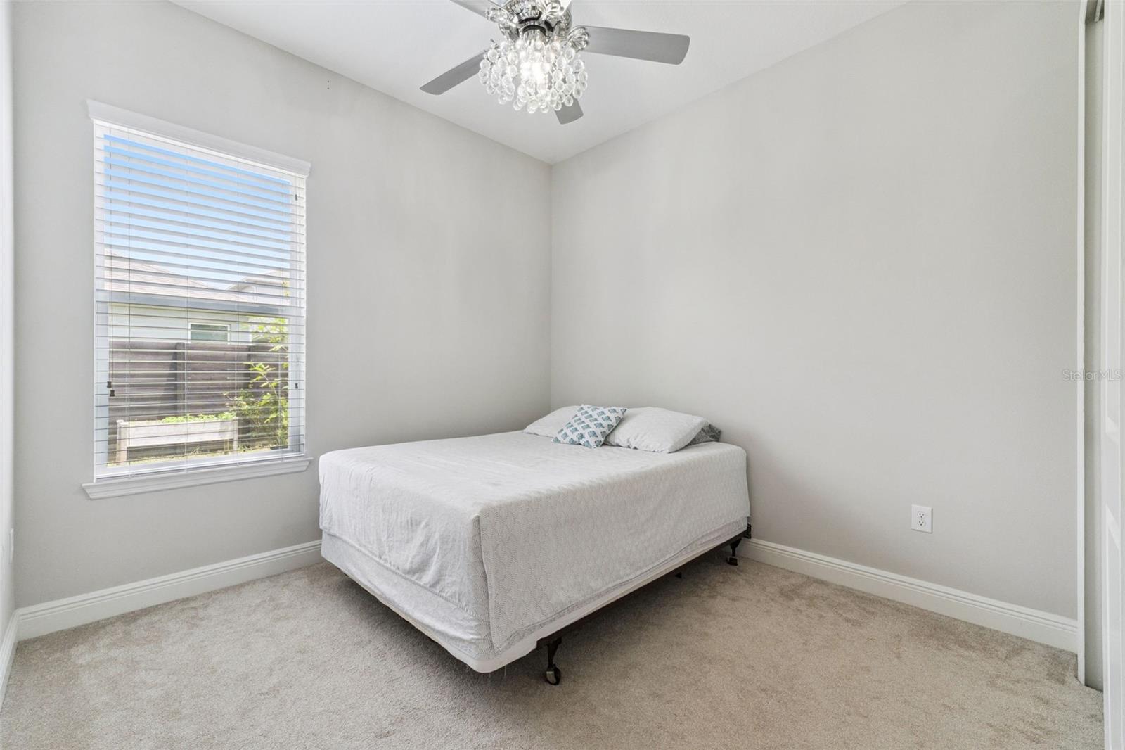 19053 Blueleaf St Property Photo 42