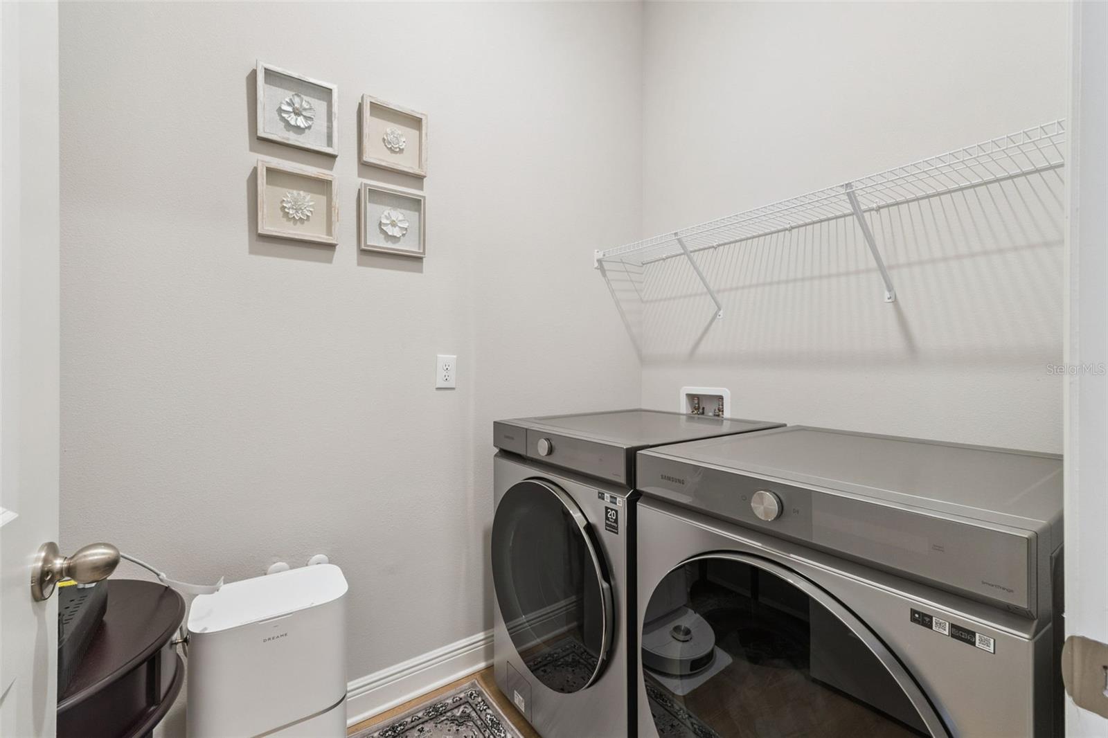 19053 Blueleaf St Property Photo 44