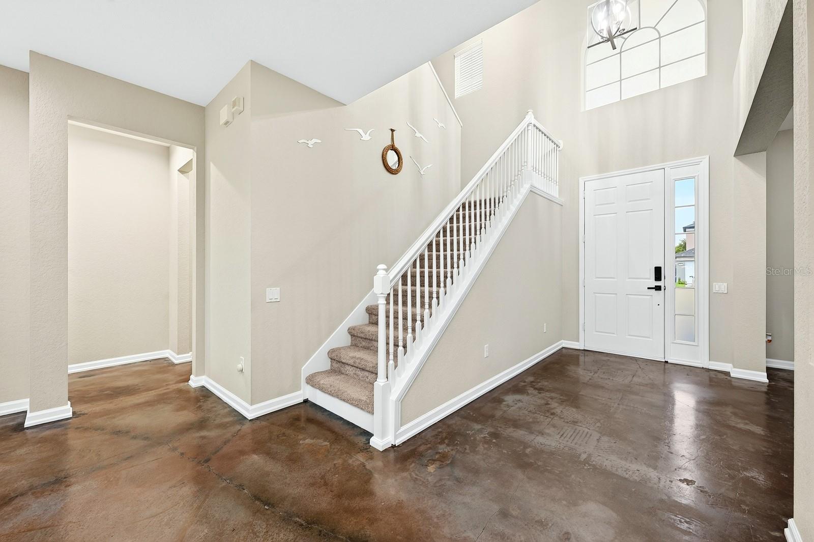 1135 Toluke Pt Property Photo 4