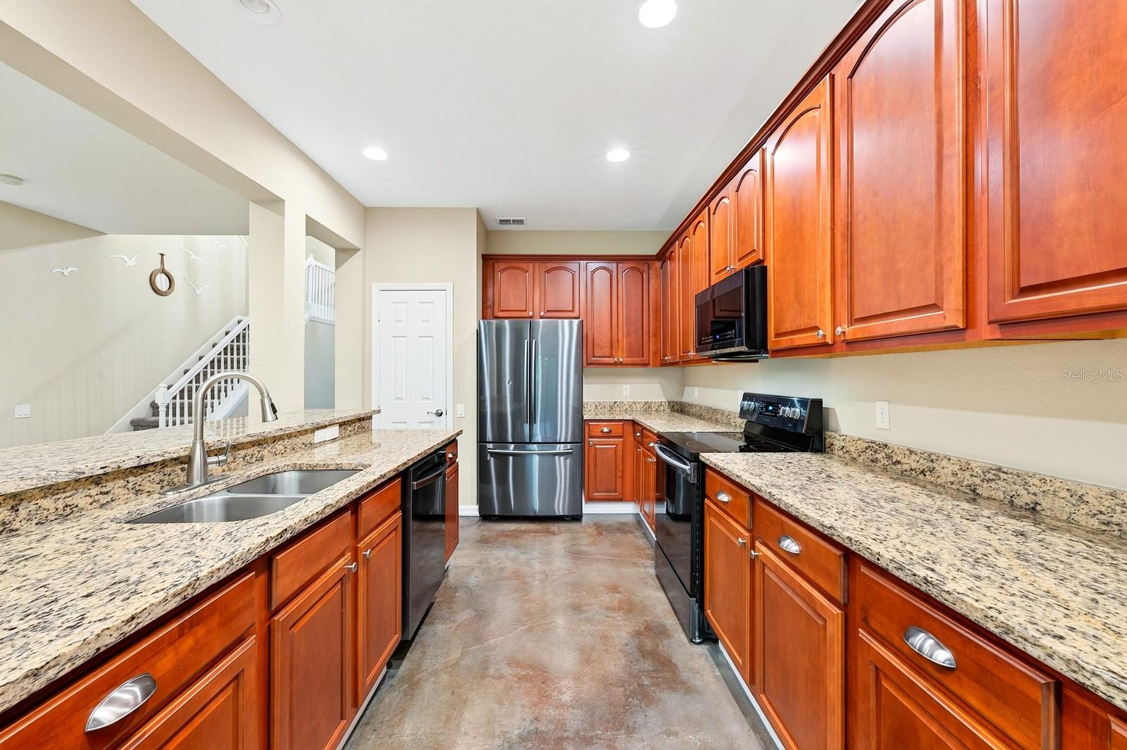 1135 Toluke Pt Property Photo 7
