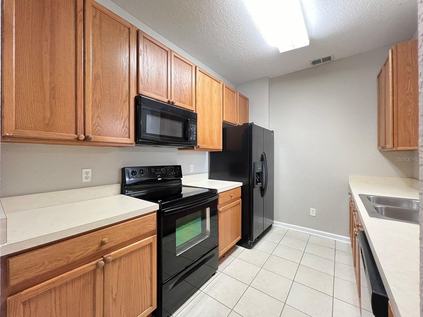 2484 San Tecla St #204 Property Photo 3
