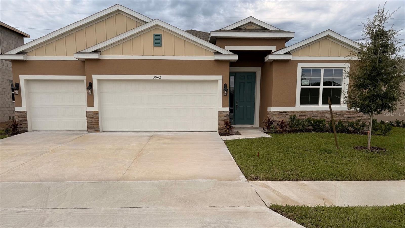 3042 KINGSMAN TRL Property Photo 1