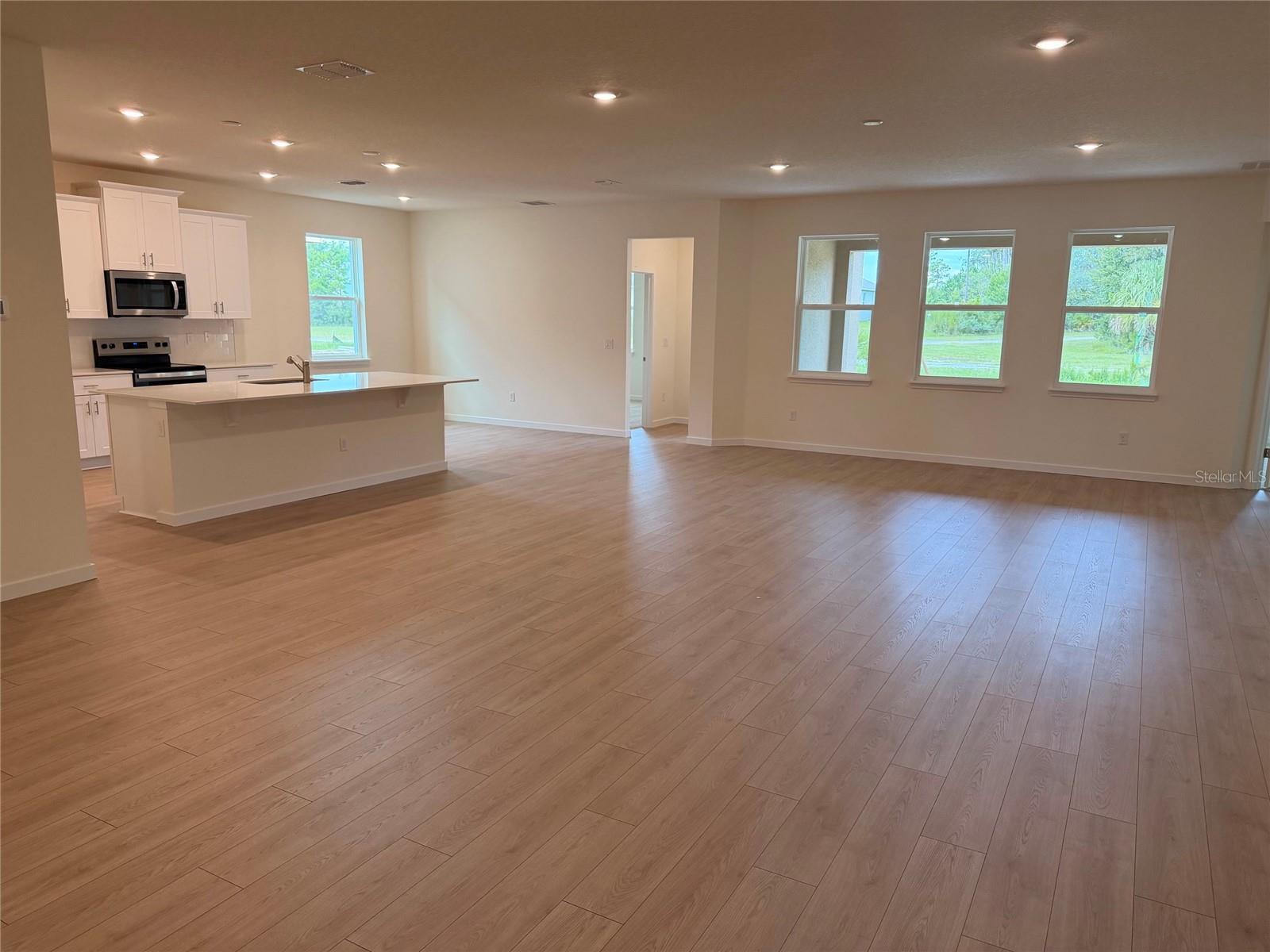 3042 Kingsman Trl Property Photo 2