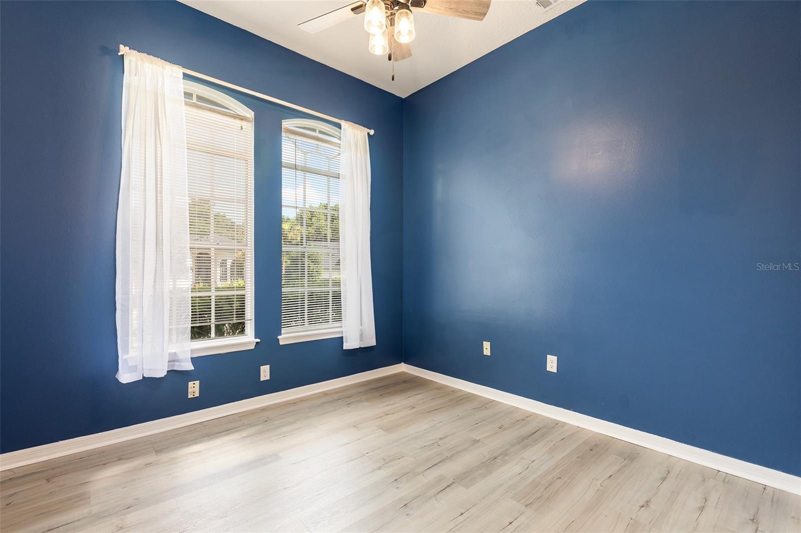 1153 Oak Tree Cir Property Photo 8
